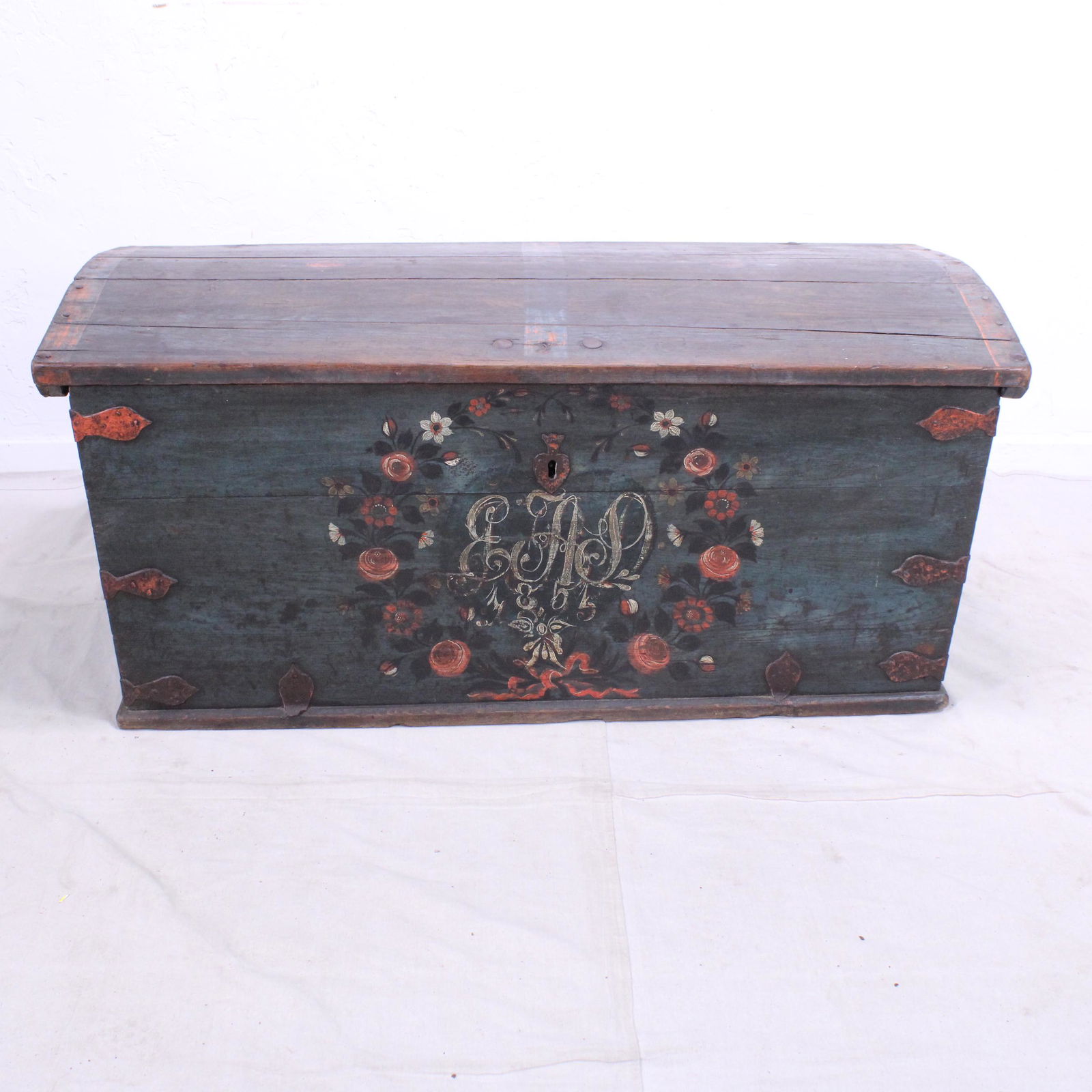 Painted Swedish Dome Top Trunk #2 (1 of 6)