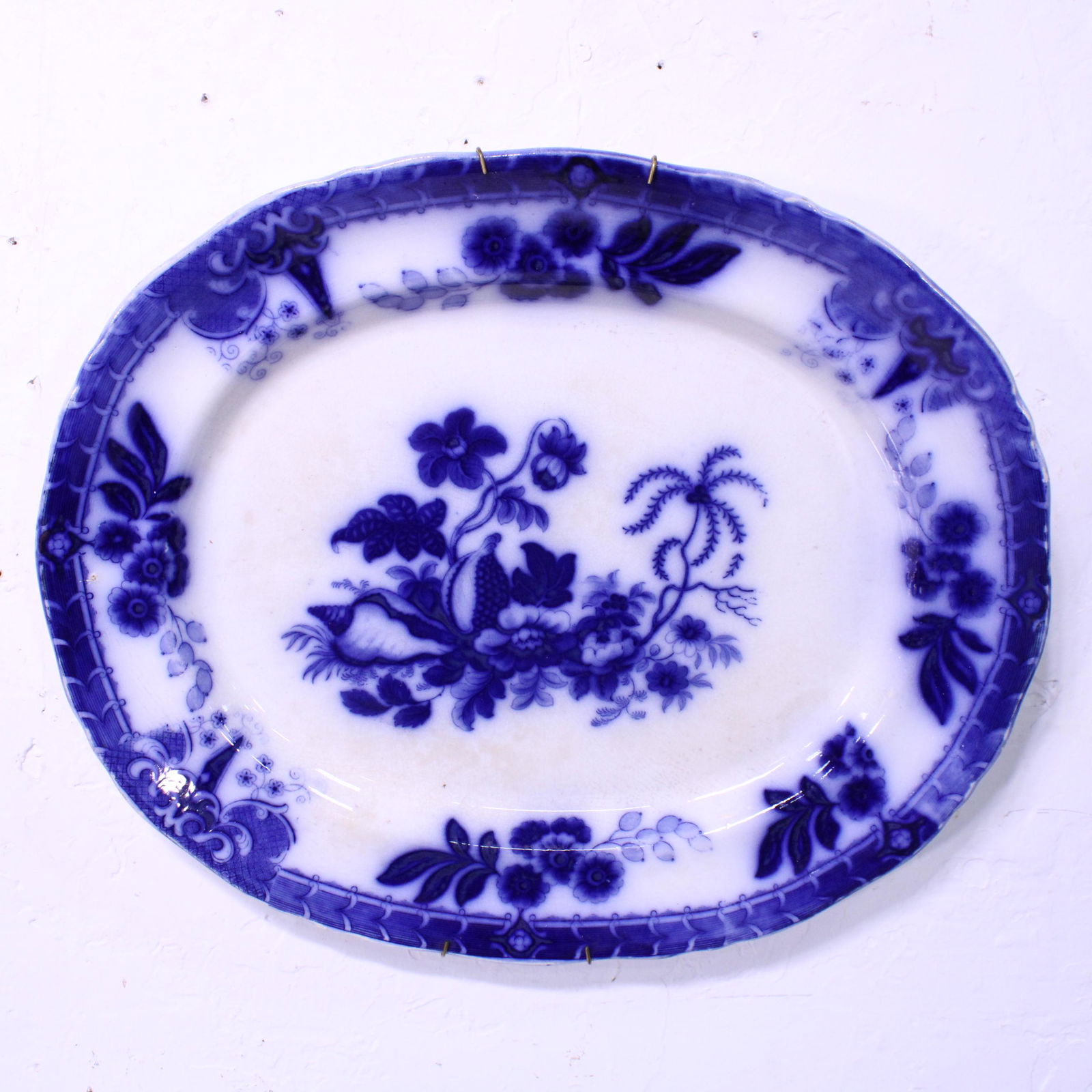 Flow Blue & White Platter - Shell , E. Challinor: Flow Blue & White Platter - Shell , E. Challinor C 1860 - 20 x 17