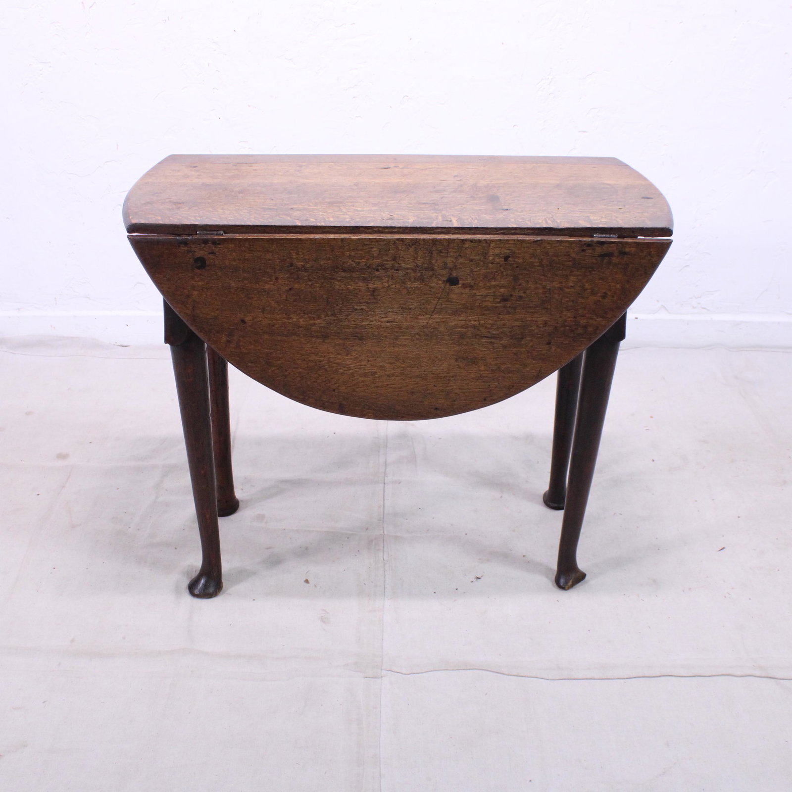 Small Oak Drop Leaf Table with Pad Feet: Small Oak Drop Leaf Table with Pad Feet -