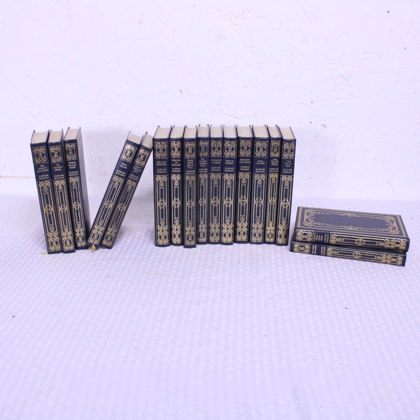 17 Vols - Alistair Maclean - Blue & Gold Binding: 17 Vols - Alistair Maclean - Blue & Gold Binding