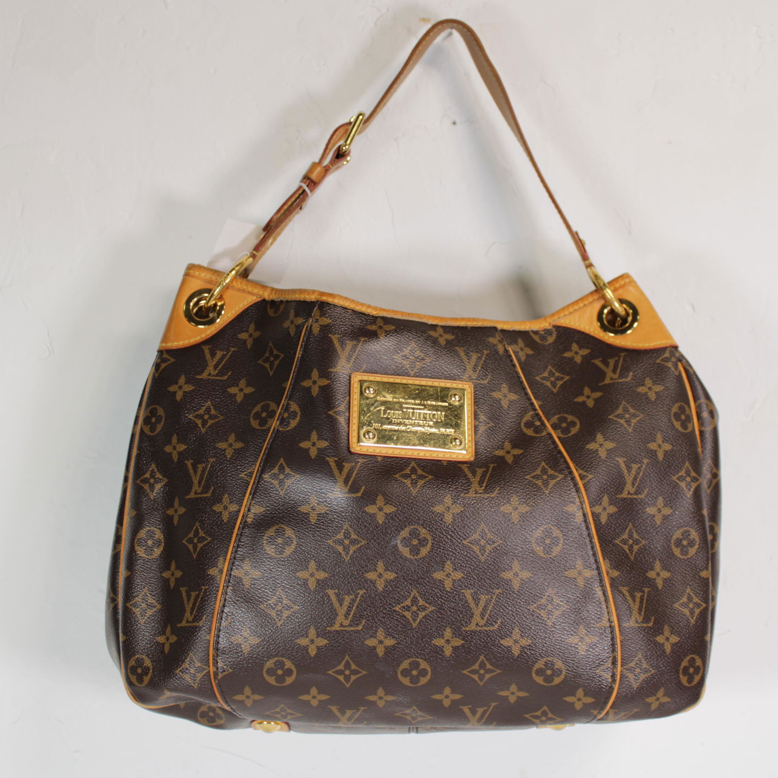 Louis Vuitton Galleria PM in Monogram Canvas: Genuine Pre-Owned Louis Vuitton Galleria PM in Brown Monogram Canvas in A condition. Date Code is SP1121 This lot includes Dustbag. Measurements: 40*30*10cm (Length * Height * Width). This lot includ