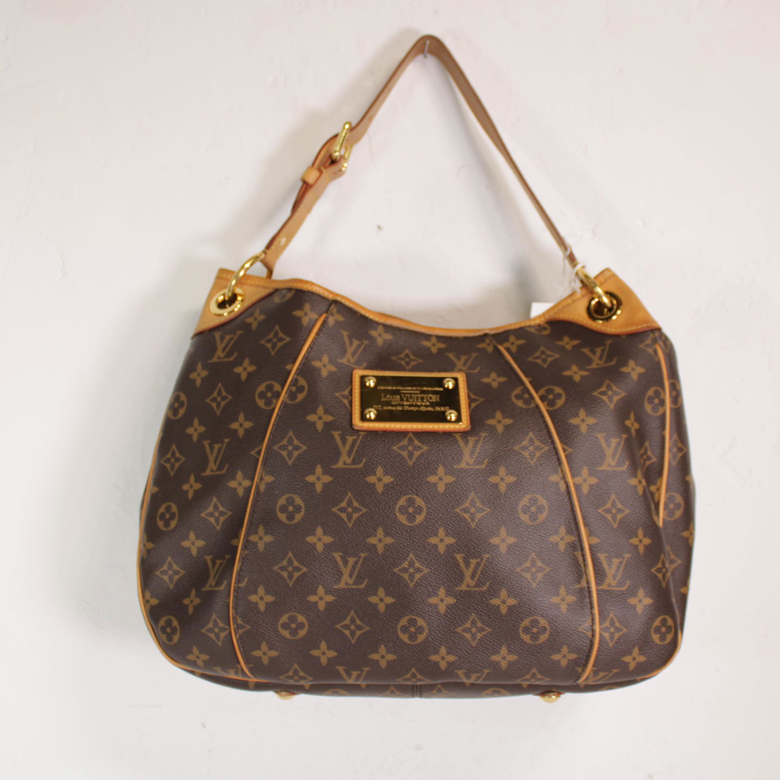 Louis Vuitton Galleria PM in Monogram Canvas: Genuine Pre-Owned Louis Vuitton Galleria PM in Brown Monogram Canvas in A condition. Date Code is MI2141 This lot includes Dustbag. Measurements: 40*30*10cm (Length * Height * Width). This lot includ