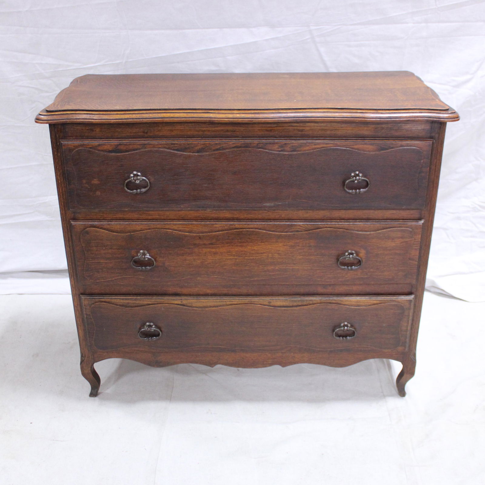 3 Drawer Oak Chest (1 of 8)