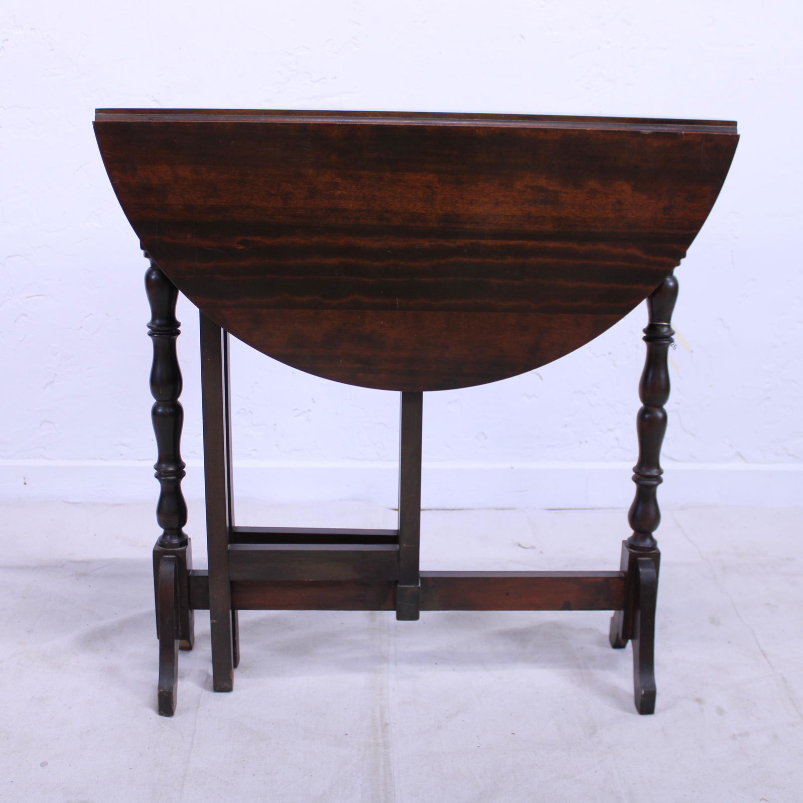 Sutherland Style Narrow Drop Leaf Table (1 of 4)