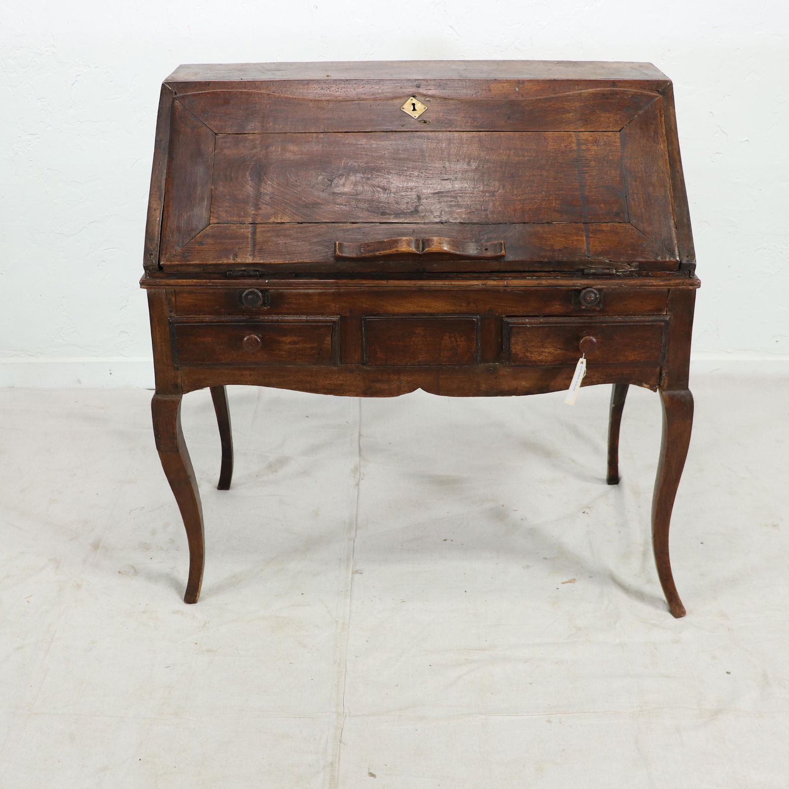 Rustic French Louis XV 18 C Desk in Walnut (1 of 10)