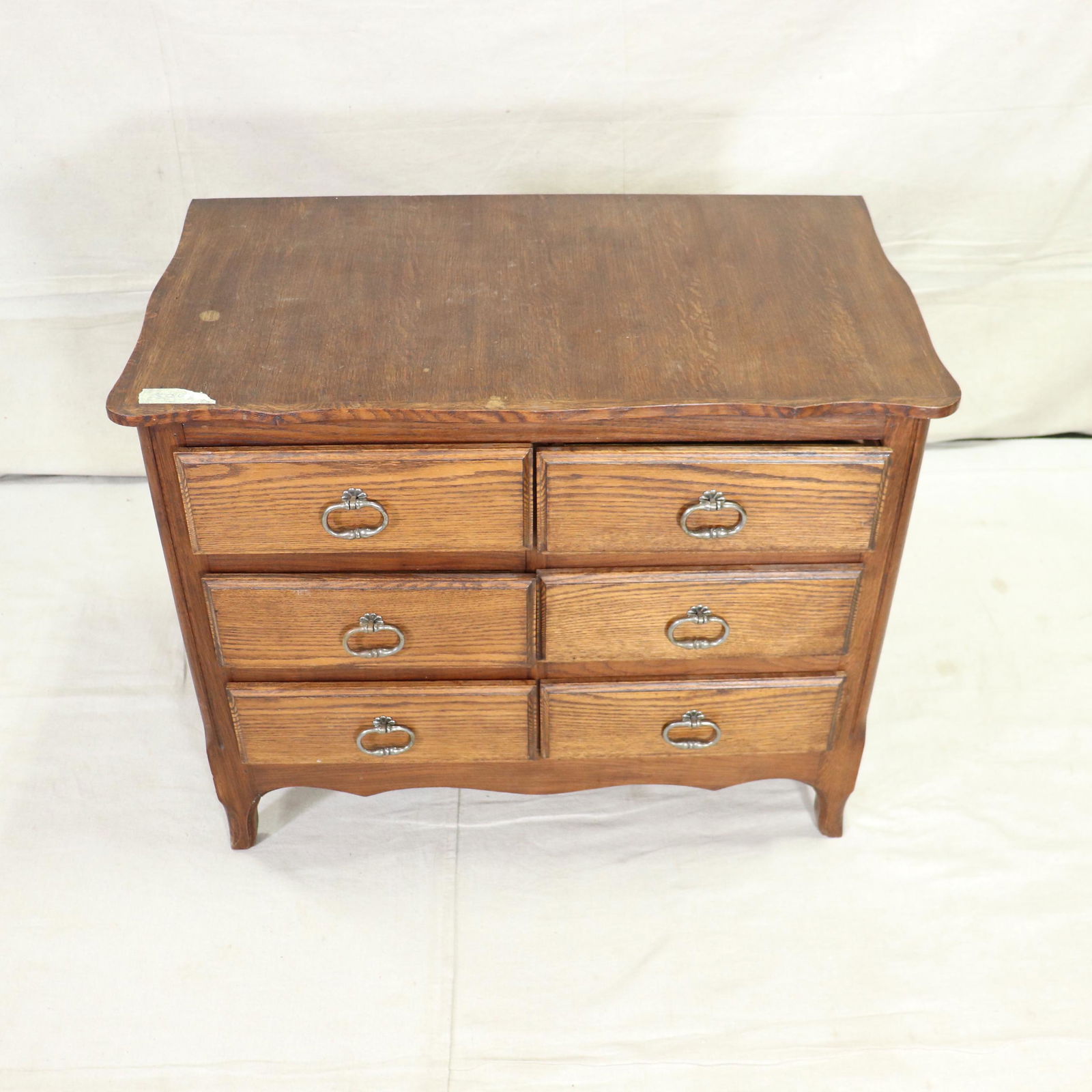 Louis XV Style 6 Drawer Low Oak Chest (1 of 4)