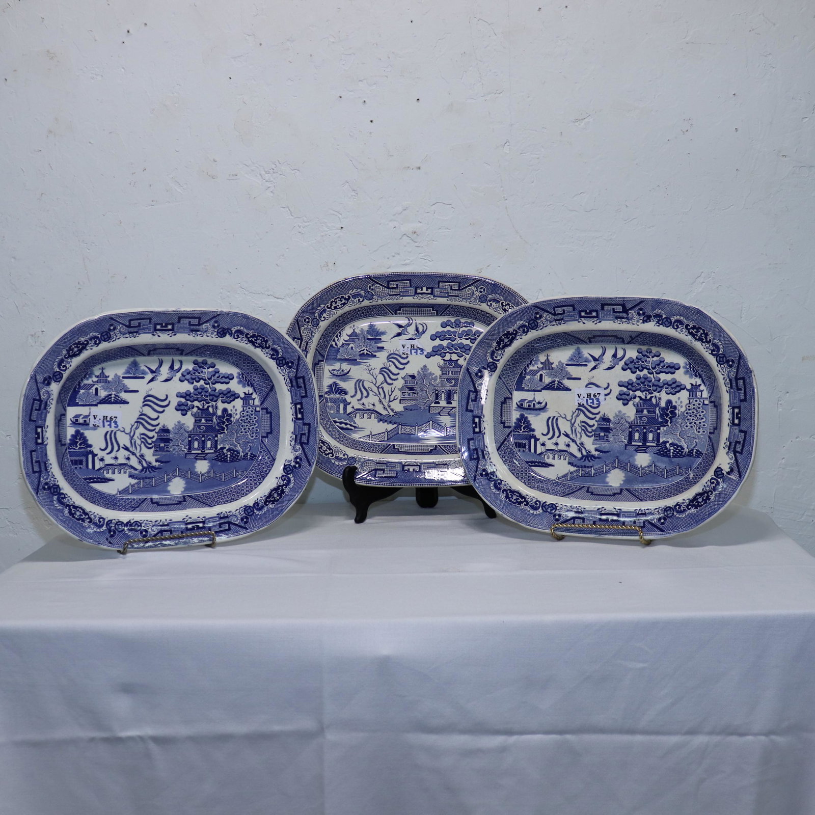 3 Blue / White Willow Pattern Platters (1 of 4)