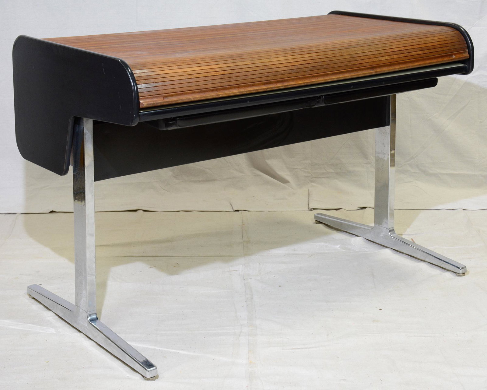 Roll Top Desk by George Nelson for Herman Miller (1 of 3)