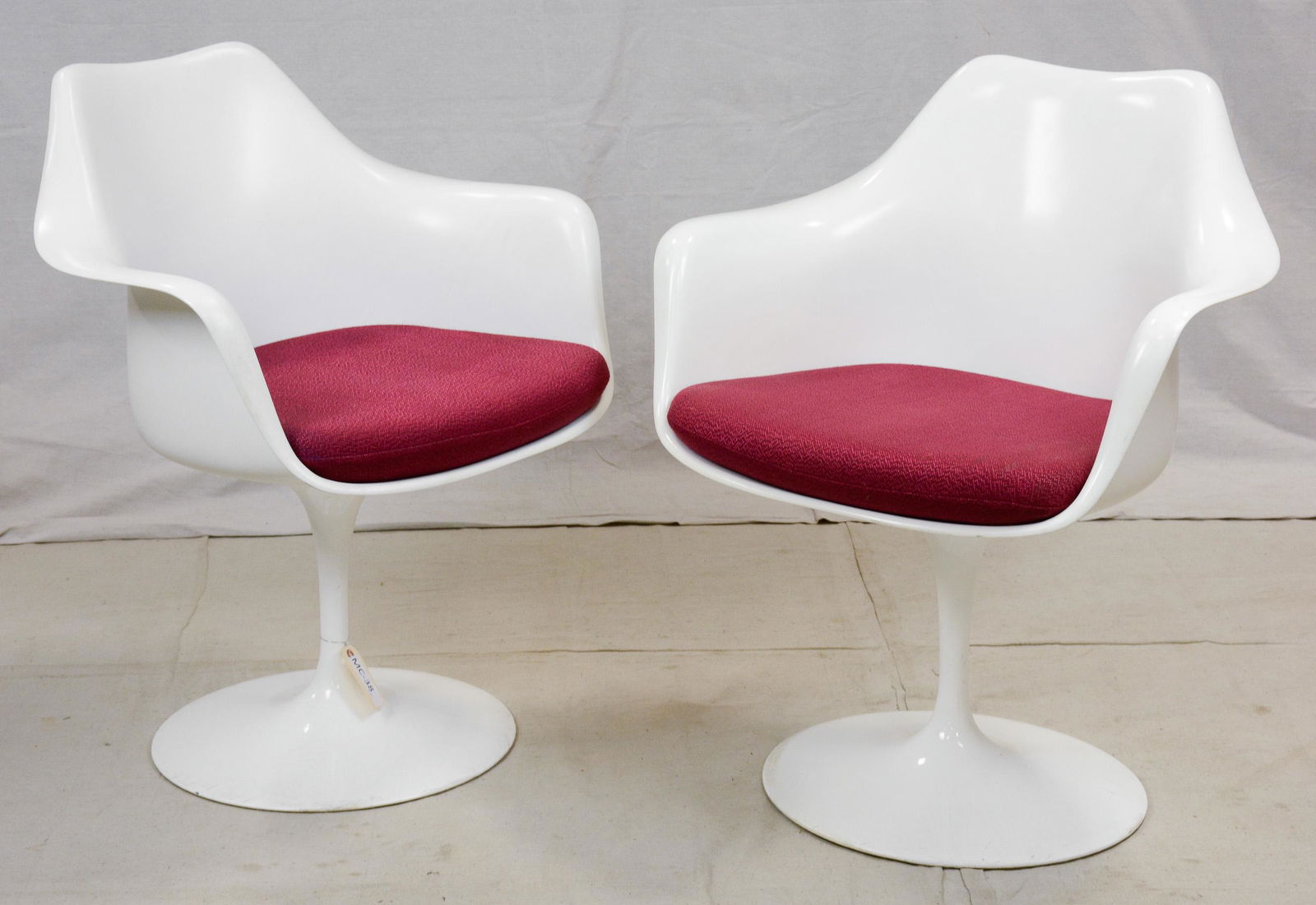 2 Original Knoll Eero Saarinen Swivel Tulip Armchairs (1 of 2)