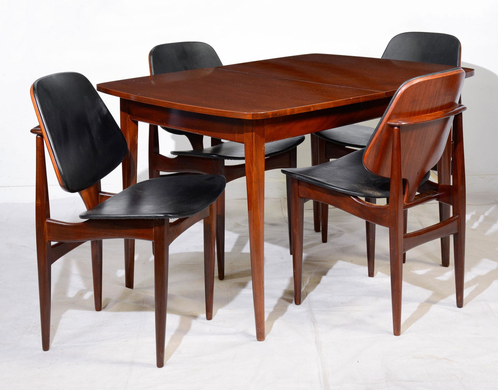 Mid Century Modern Dining Table & 4 Chairs (1 of 4)