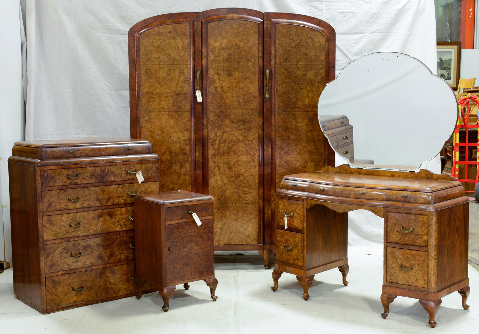 4pc Bed Set - Robe, Dresser, Chest, Nightstand (1 of 14)