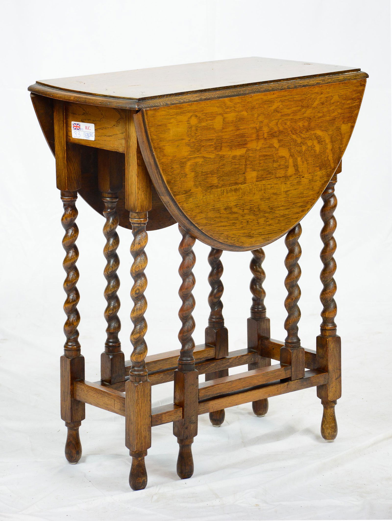 Oak Barley Twist Drop Leaf Table: Oak Barley Twist Drop Leaf Table - 29 in x 24 x 14 when closed