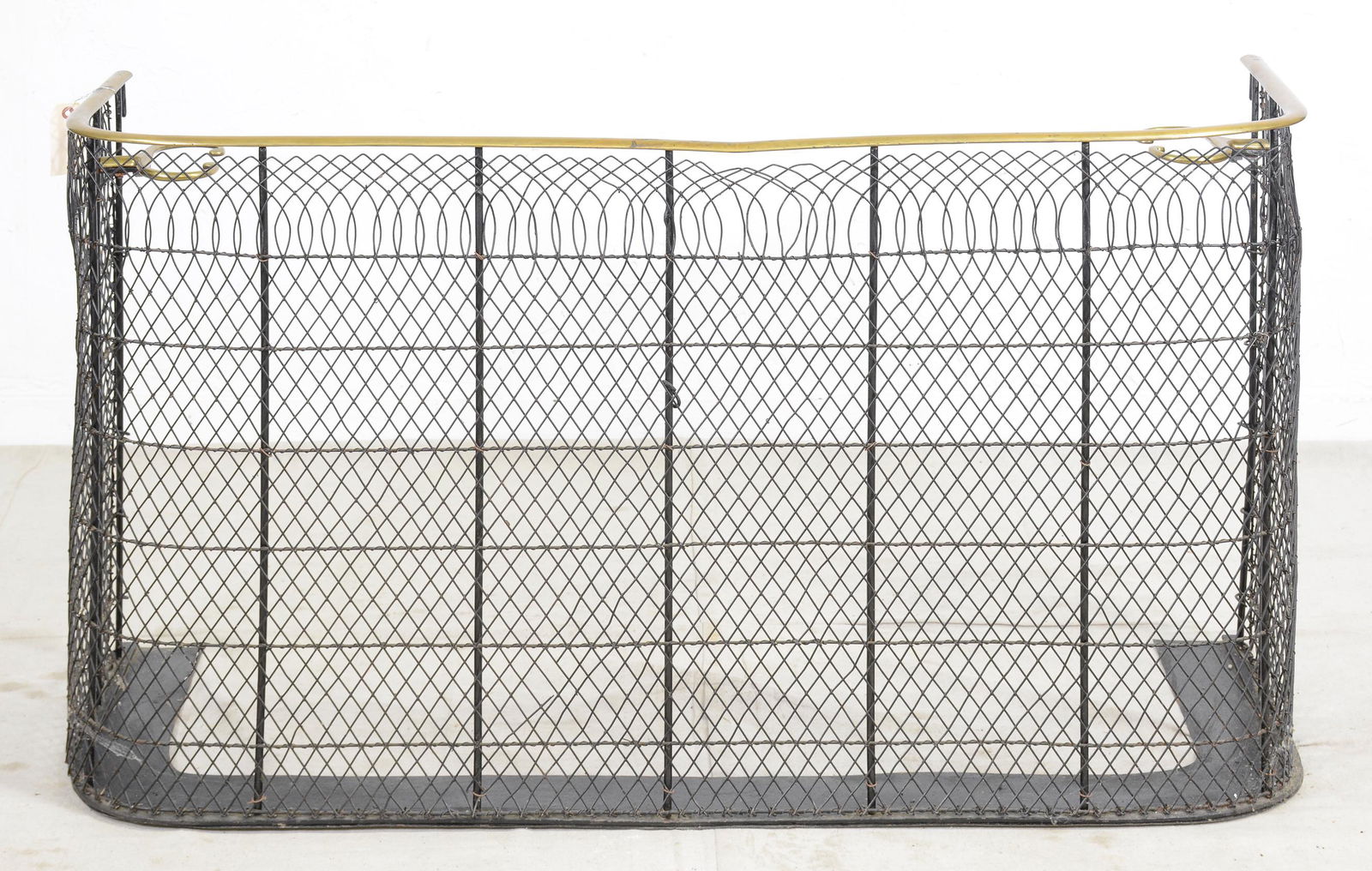 Large Metal / Brass Fire Screen / Surround (1 of 2)