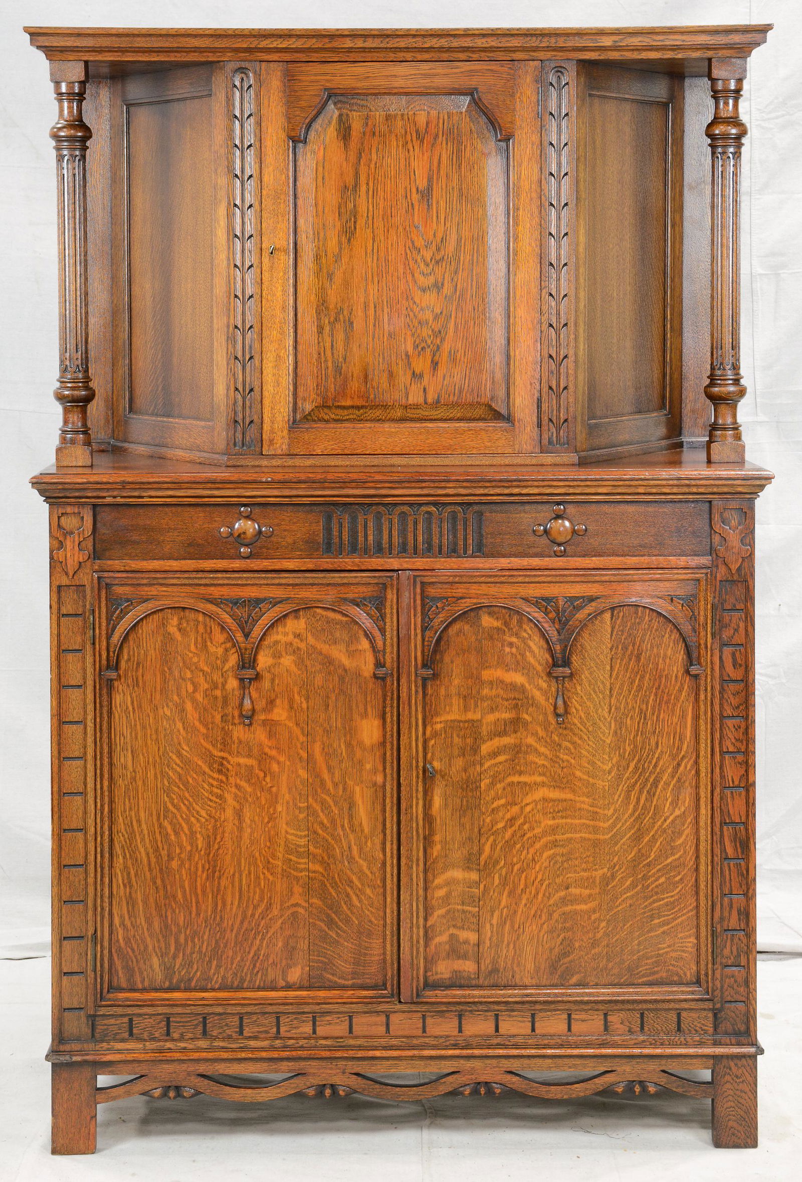 English Oak Cupboard (1 of 4)