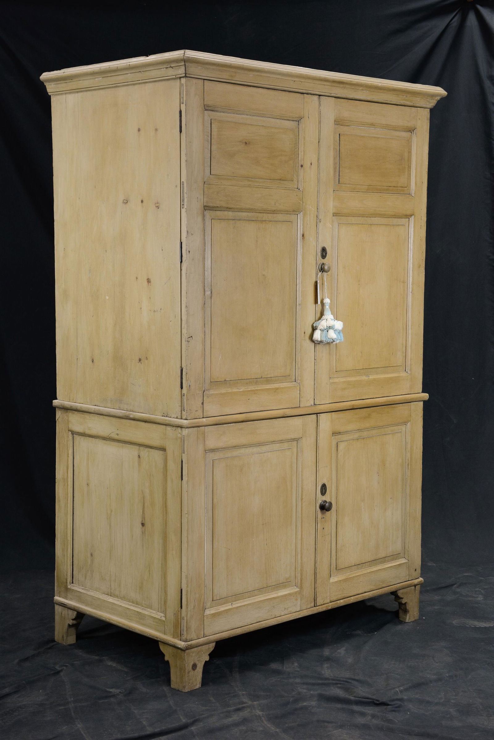 4 Door Pine Entertainment Cabinet (1 of 2)