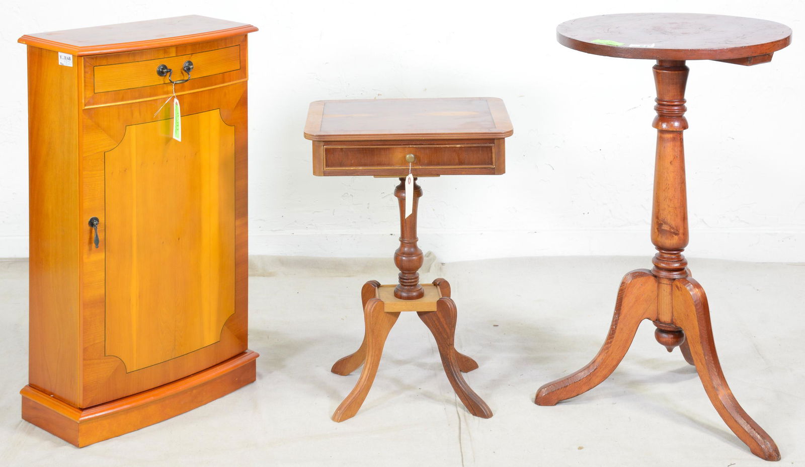 Round Lamp Table, Side Cabinet, End Table (1 of 4)