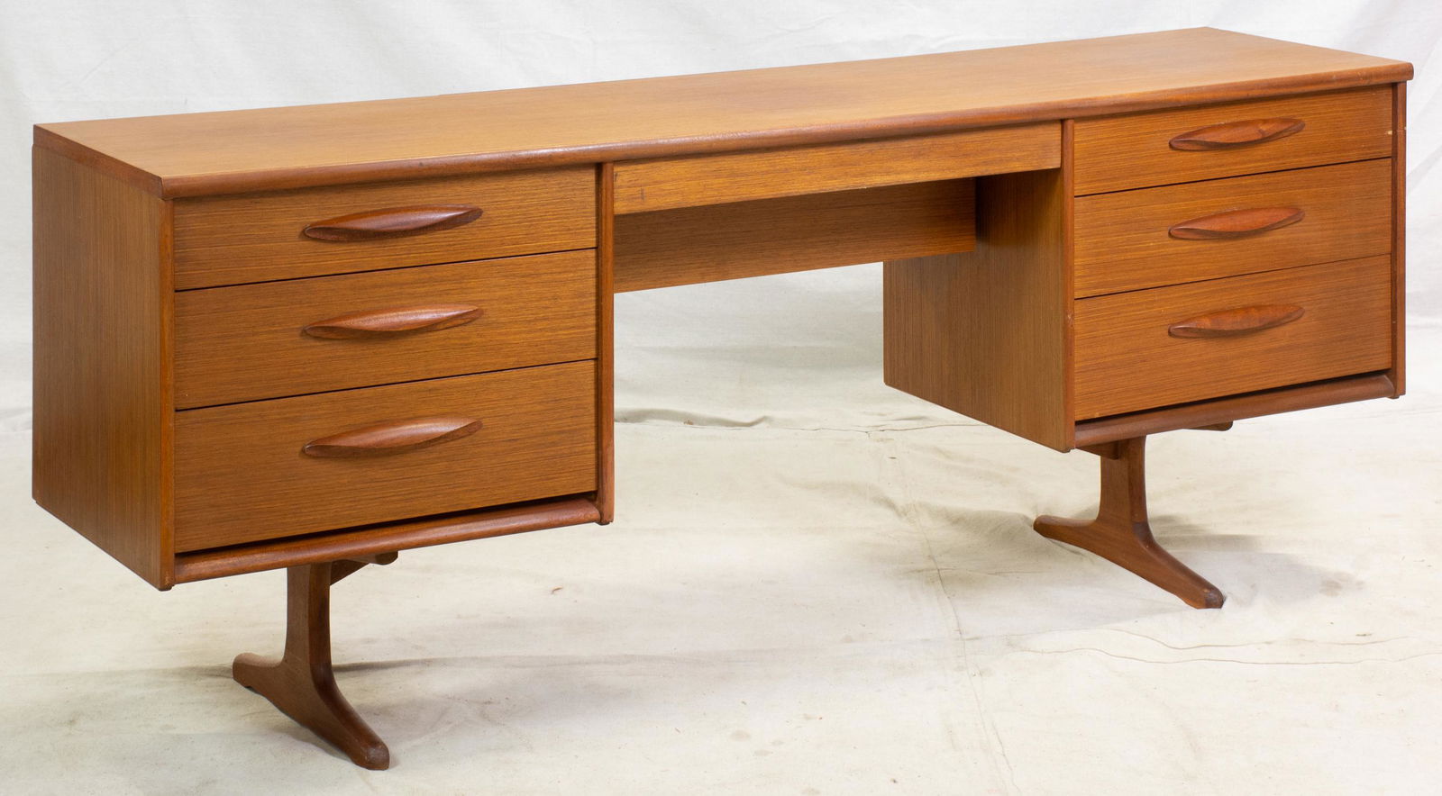 Mid Century Modern Teak Desk With Folded Handles (1 of 5)