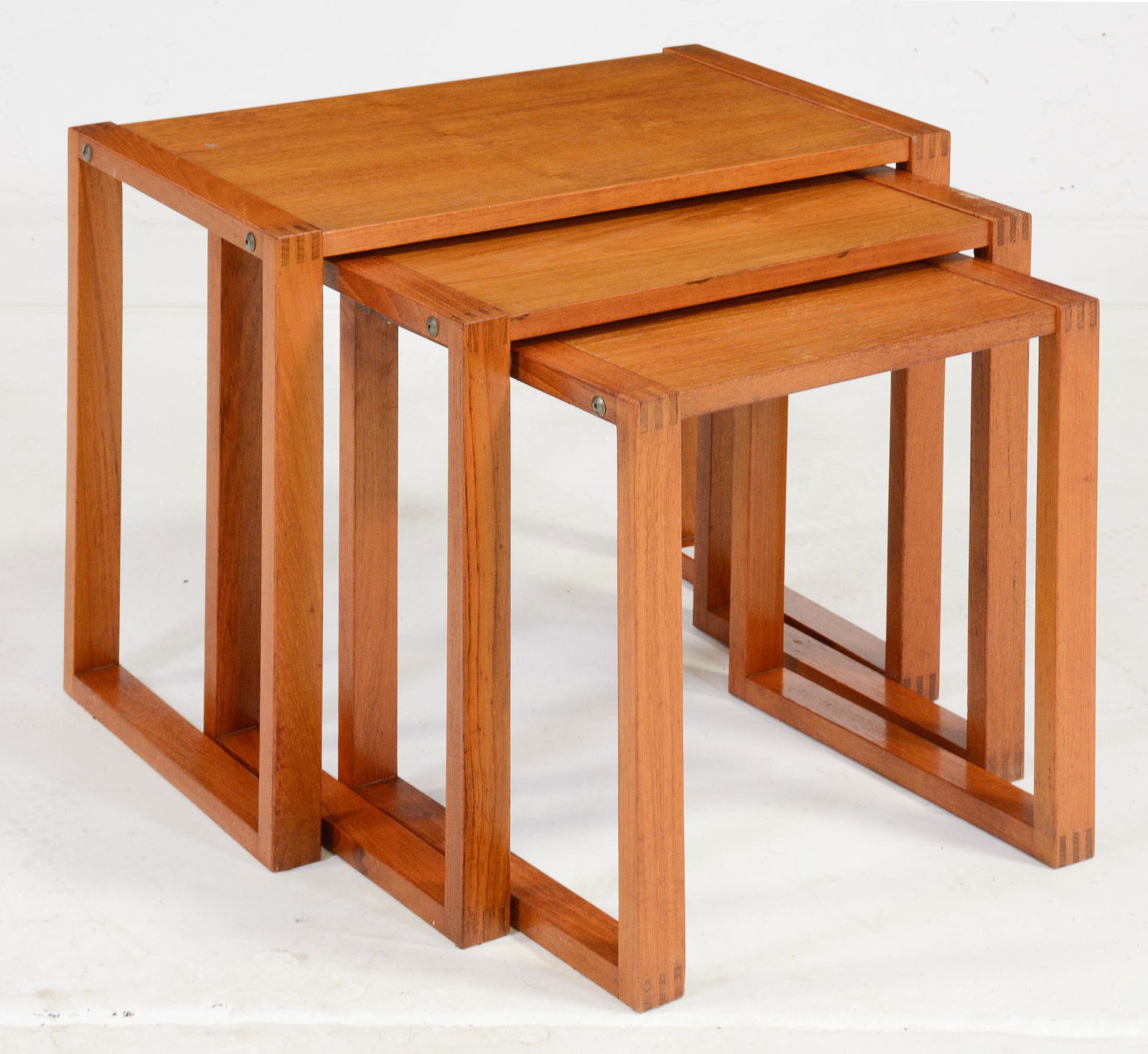 Mid Century Modern Nest of 3 Tables (1 of 3)