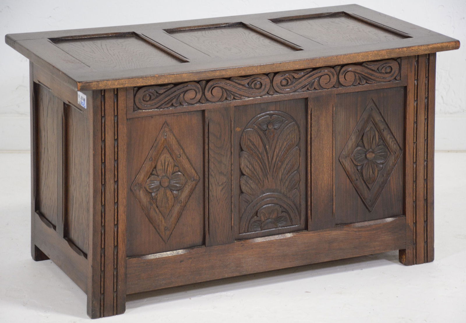 Small Carved Oak British Blanket Box / Trunk (1 of 2)