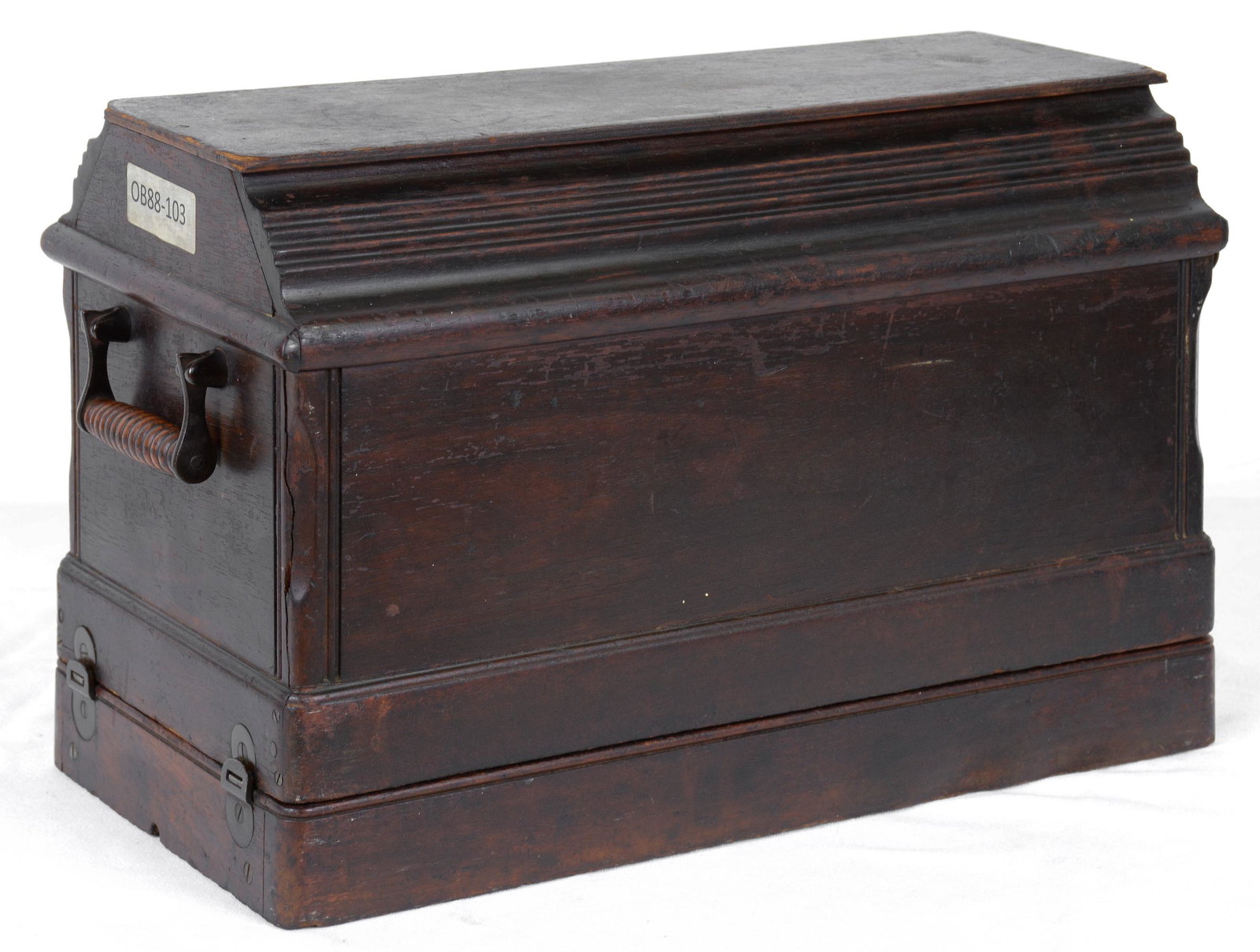 English Wood Cased Singer Sewing Machine (1 of 4)