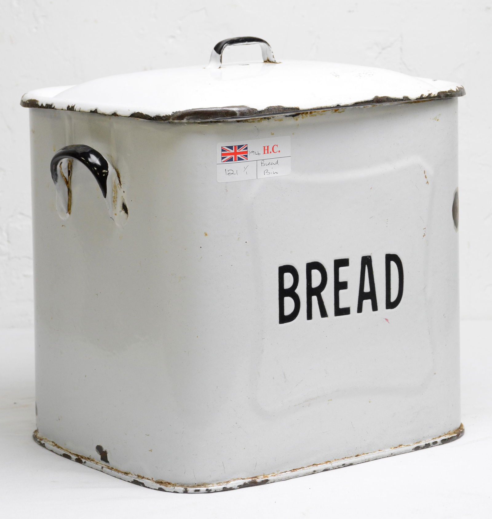 White Enamel Bread Bin (1 of 2)