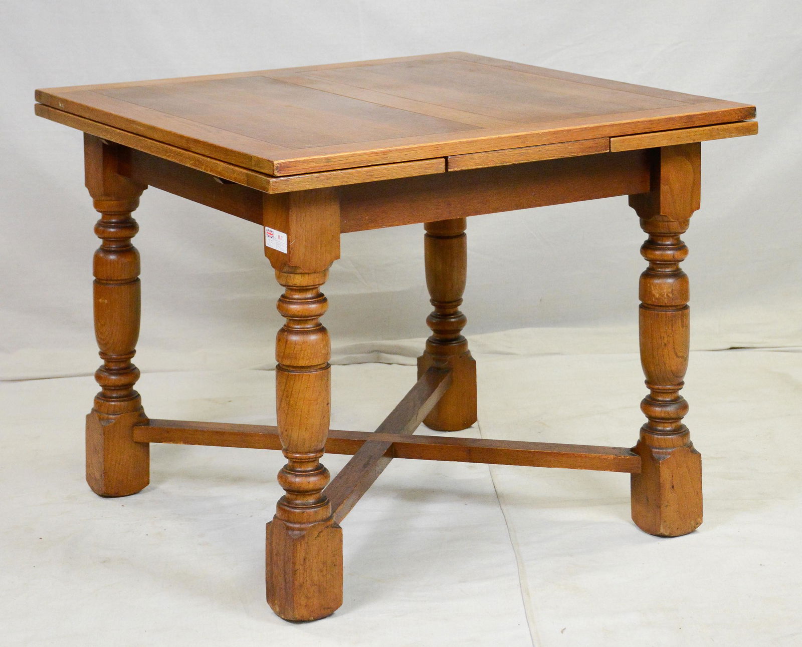 British Oak Draw Leaf Table (1 of 4)
