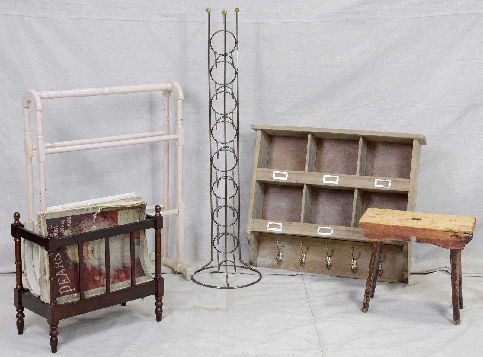Towel Rail, Shelf, Stool, Bottle Rack, Magazine Rack (1 of 3)