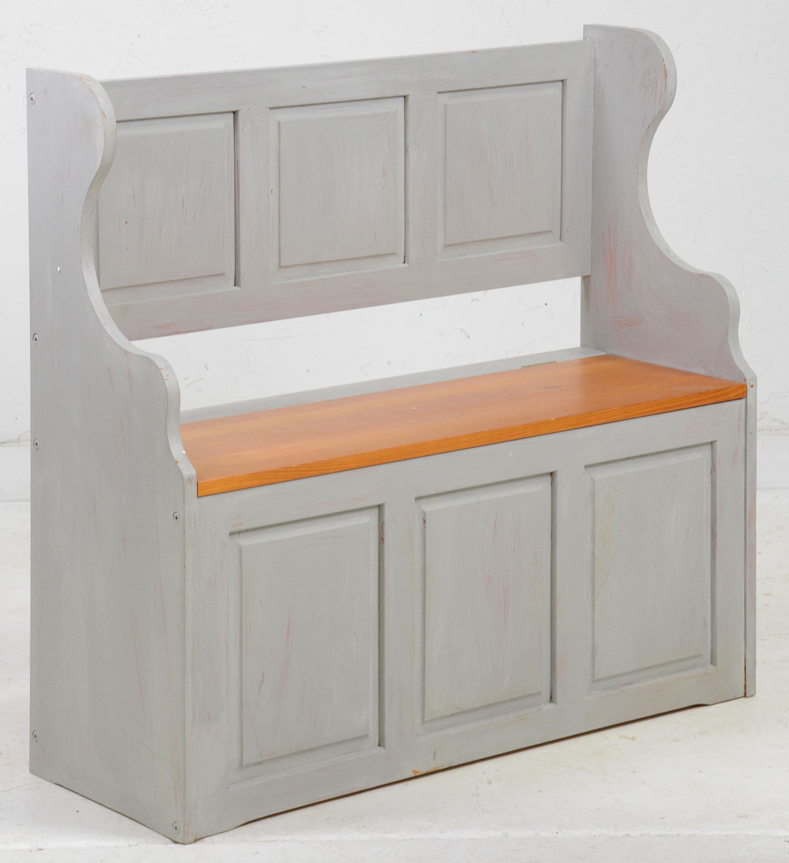 Painted Lift Top Hall Bench (1 of 3)