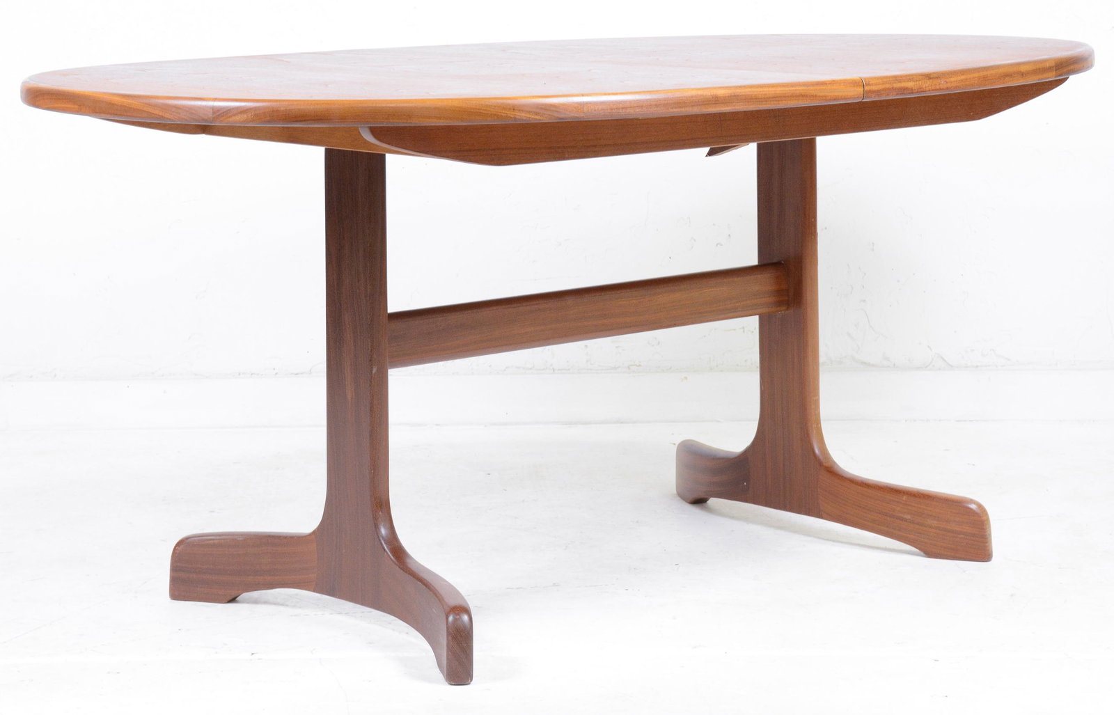 Oval Mid Century Modern Teak Dining Table By G-plan (1 of 3)