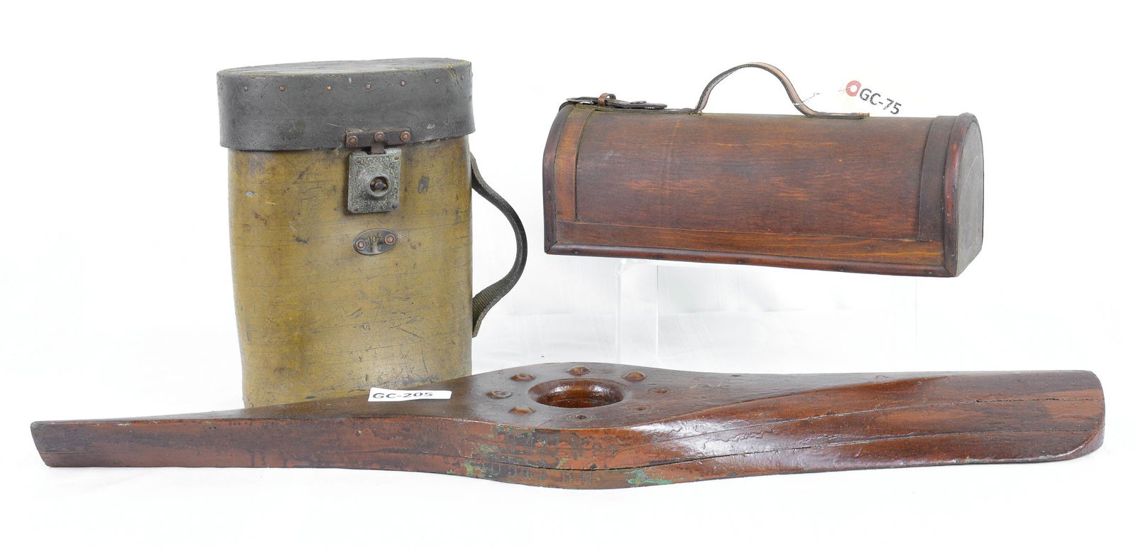 Vintage Wood Propeller, Leather Case & Wood Carrier (1 of 3)