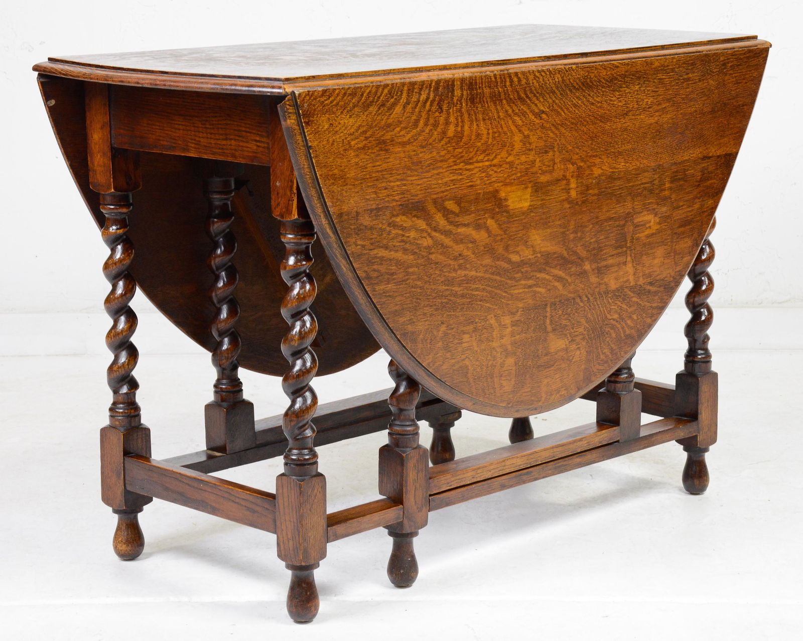 Oval English Oak Drop Leaf Barley Twist Table: Oval English Oak Drop Leaf Barley Twist Table - 29 in tall x 19 x 42 - Two 20 in leaves