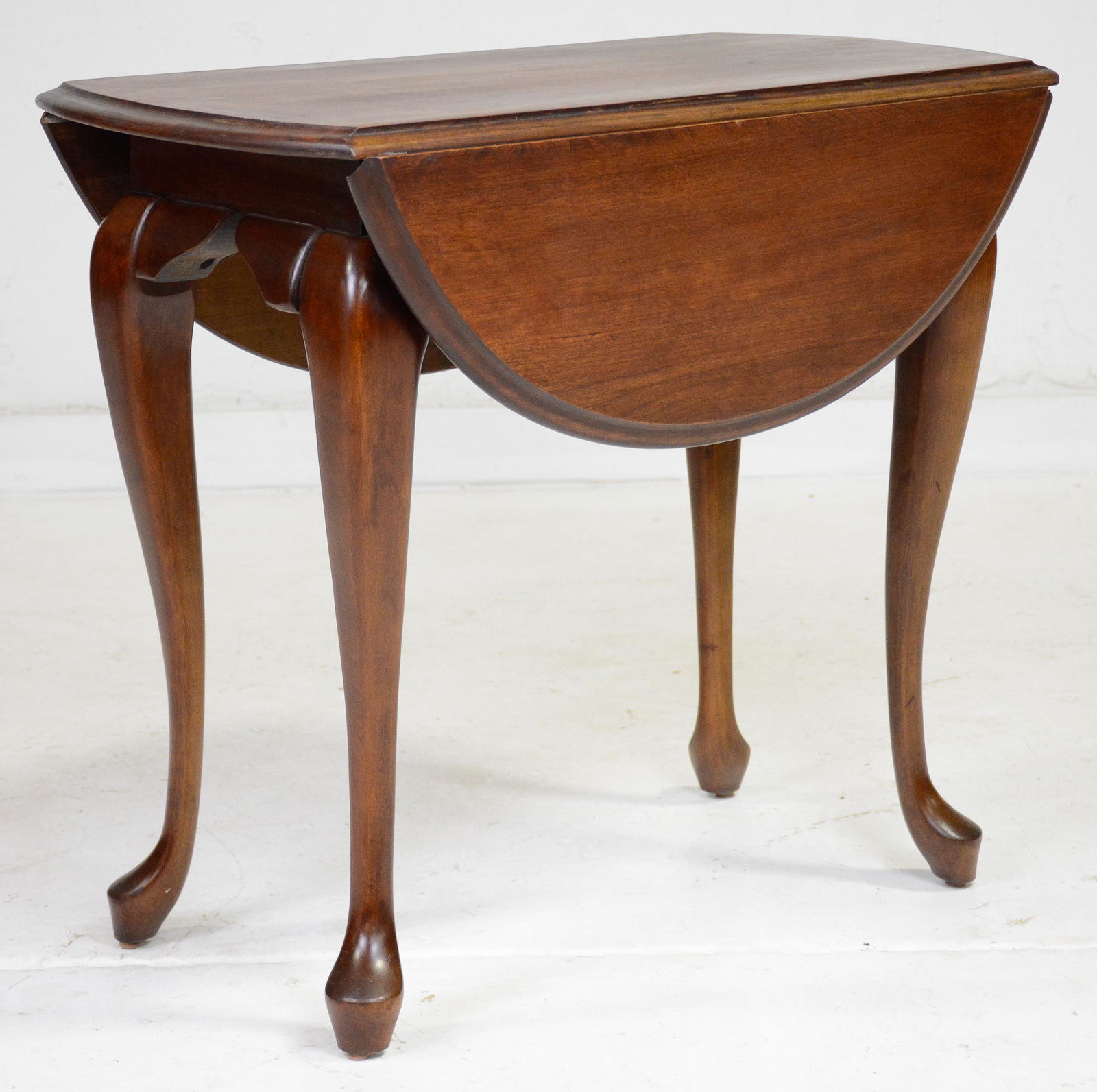 English Mahogany Drop Leaf Table: English Mahogany Drop Leaf Table with Queen Ann Legs - 25 in tall x 14 x 28, leaves are 9 inches each