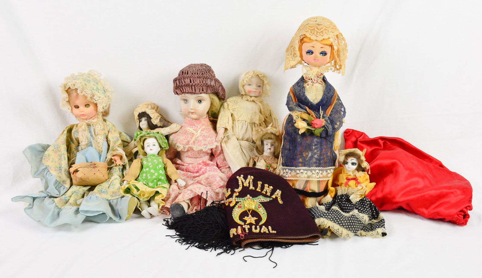 8 Assorted Dolls & Hat (1 of 4)
