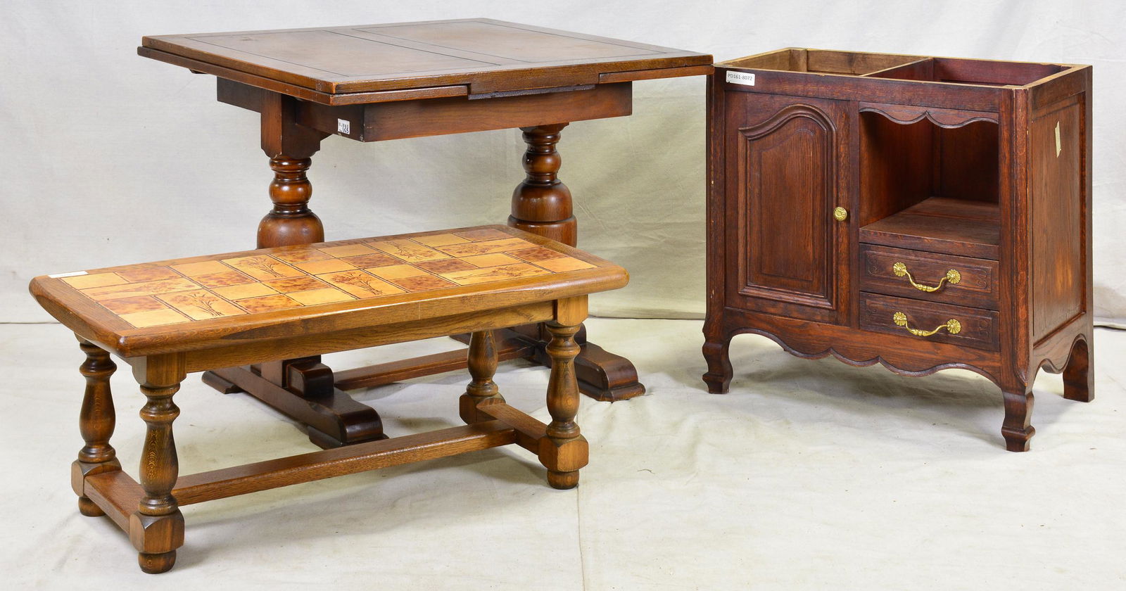 Oak Draw Leaf Table, Coffee Table & Cabinet (1 of 4)