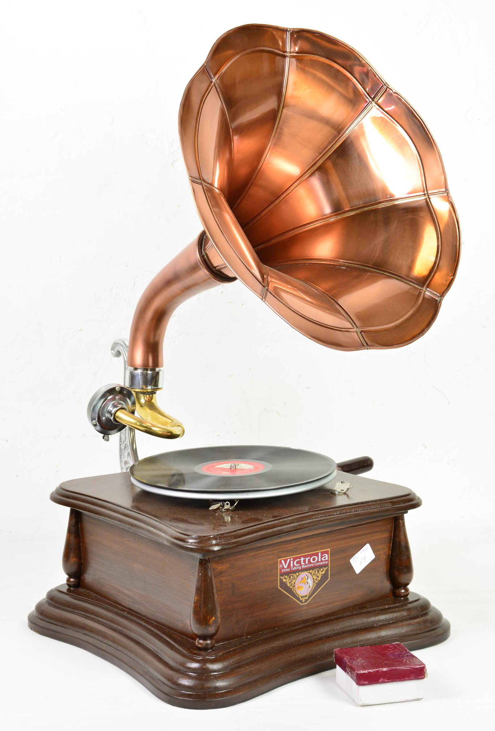 Oak Cased Gramophone With Copper Horn: Oak Cased Gramophone / Victrola with Copper Horn - 30 in tall x 16 x 19