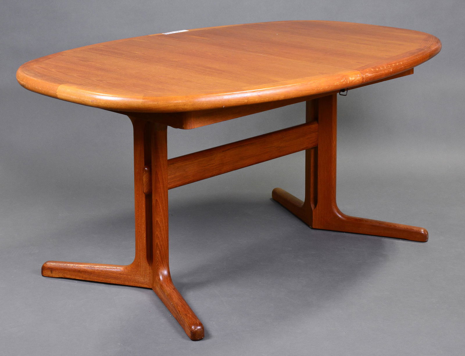 Mid Century Modern Oval Dining Table (1 of 3)
