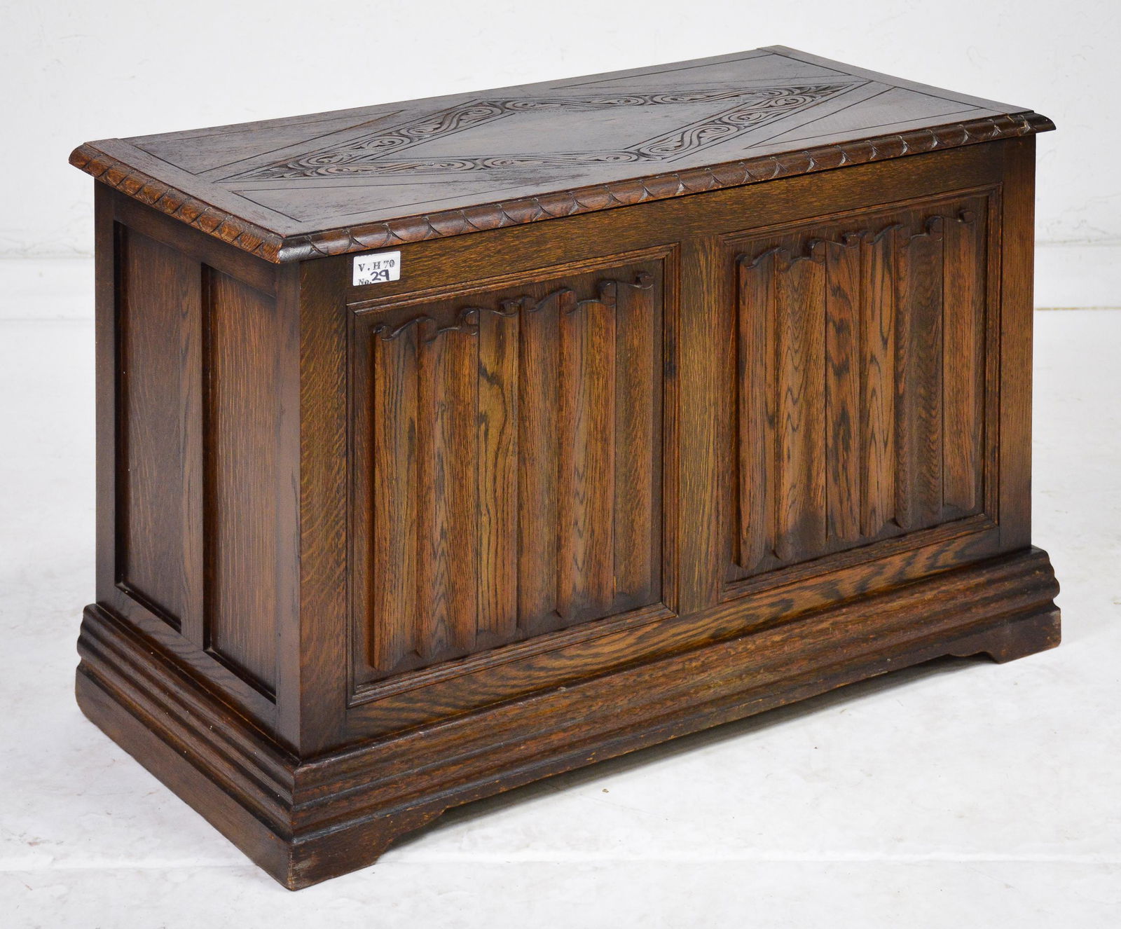 British Oak Linen Fold Front Blanket Chest / Trunk (1 of 3)