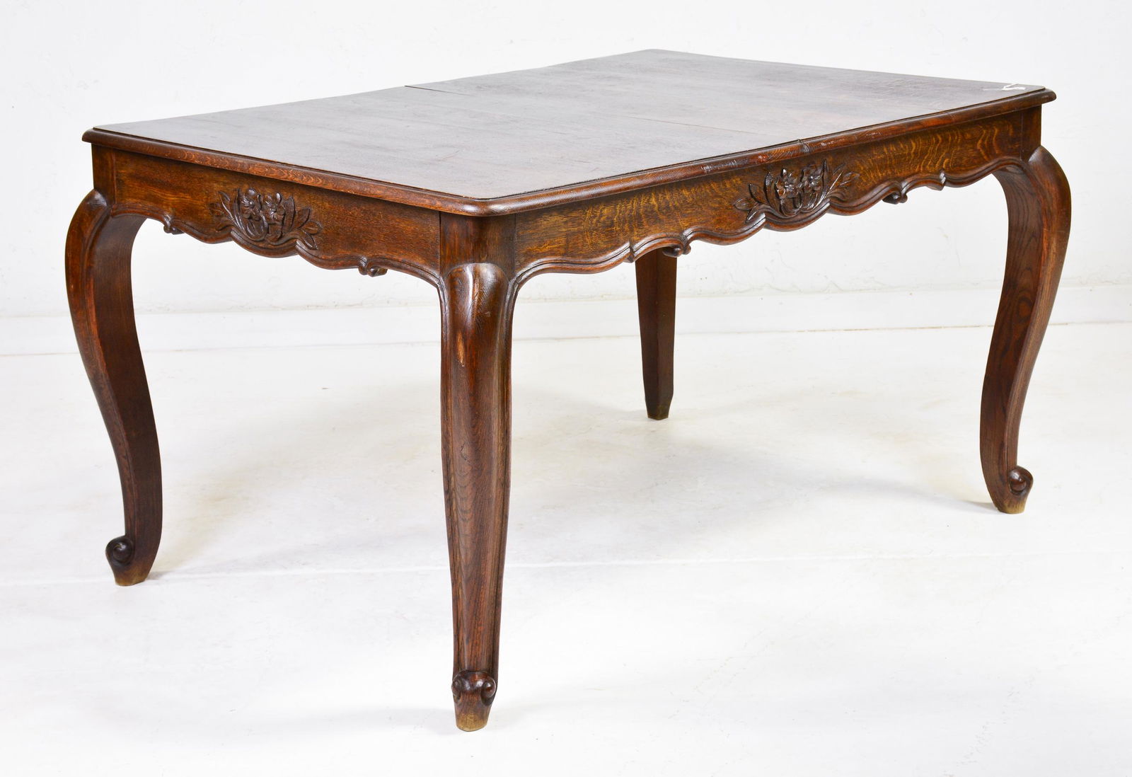 French Louis XV Style Dining Table (1 of 3)