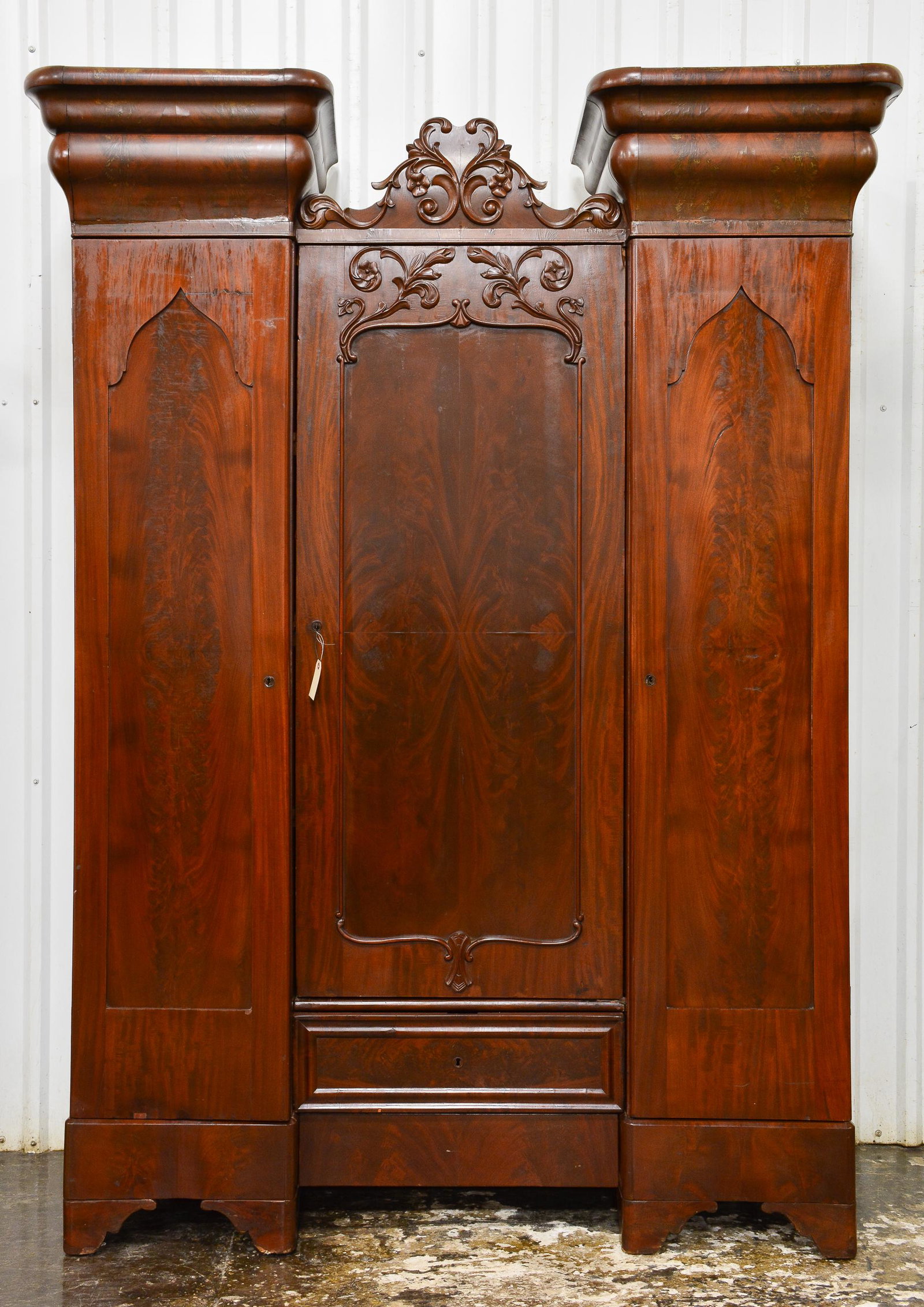 Antique American 3 Door Victorian Armoire c.1860: Antique American flamed mahogany 3 door Victorian Armoire / Robe with recessed panels and central fitted section c.1860 - 96 in tall x 70 x 26
