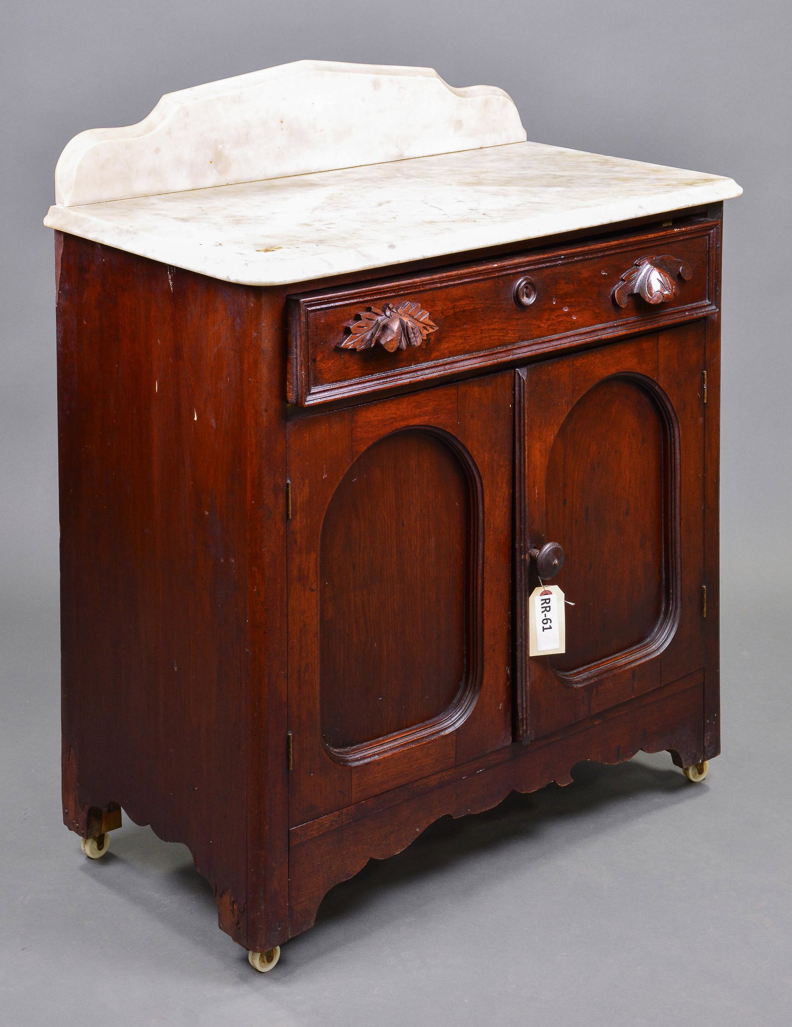 Antique Victorian Marble Top Washstand c.1860: Small Antique mahogany Victorian marble top washstand with acorn / oak leaf pulls c.1860 - 36 in tall x 29 x 16