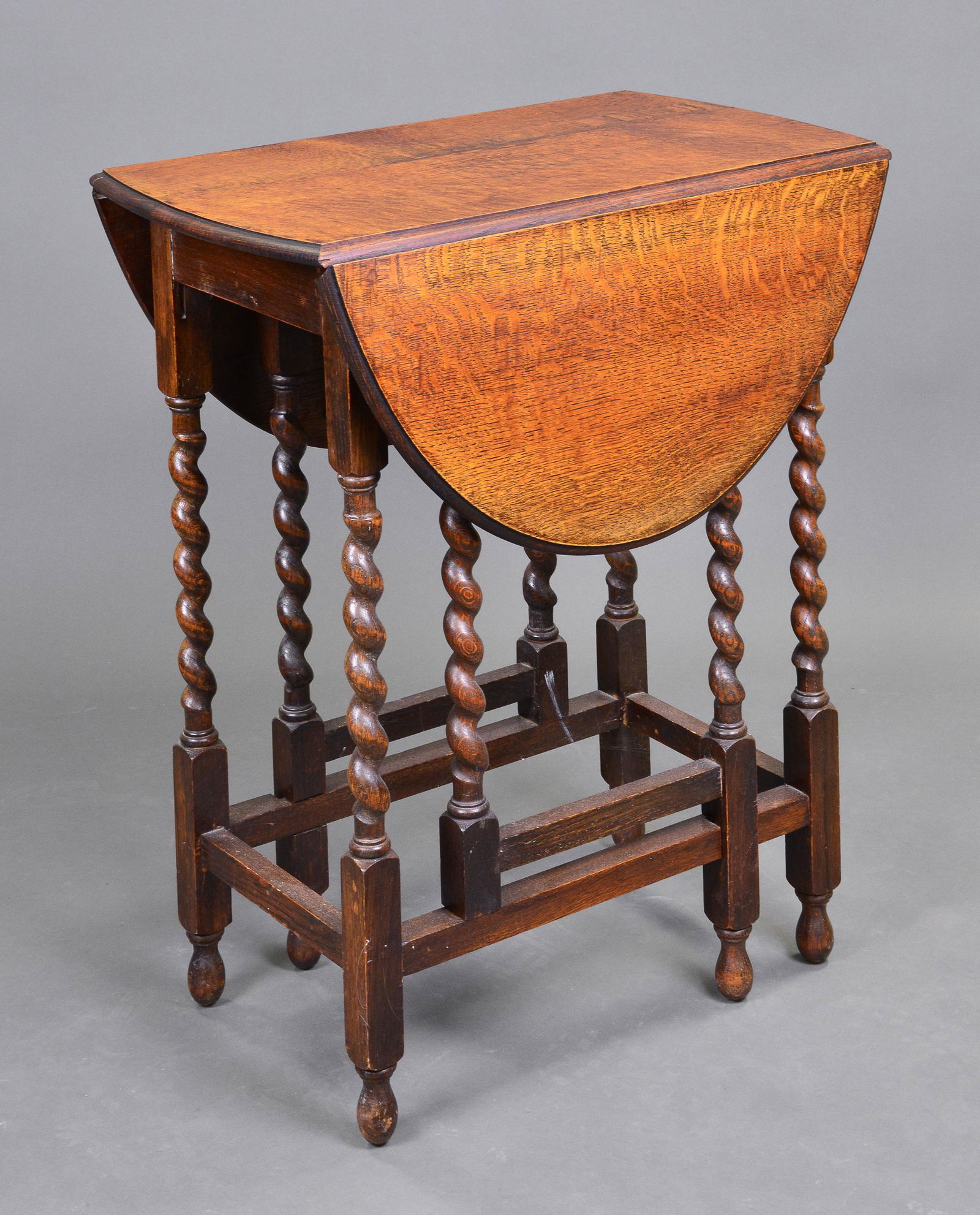 Small English Oak Barley Twist Drop Leaf Table: Small English Oak Barley Twist Drop Leaf / Gateleg Table - 29 in tall x 24 x 15, leaves are 11 inches each