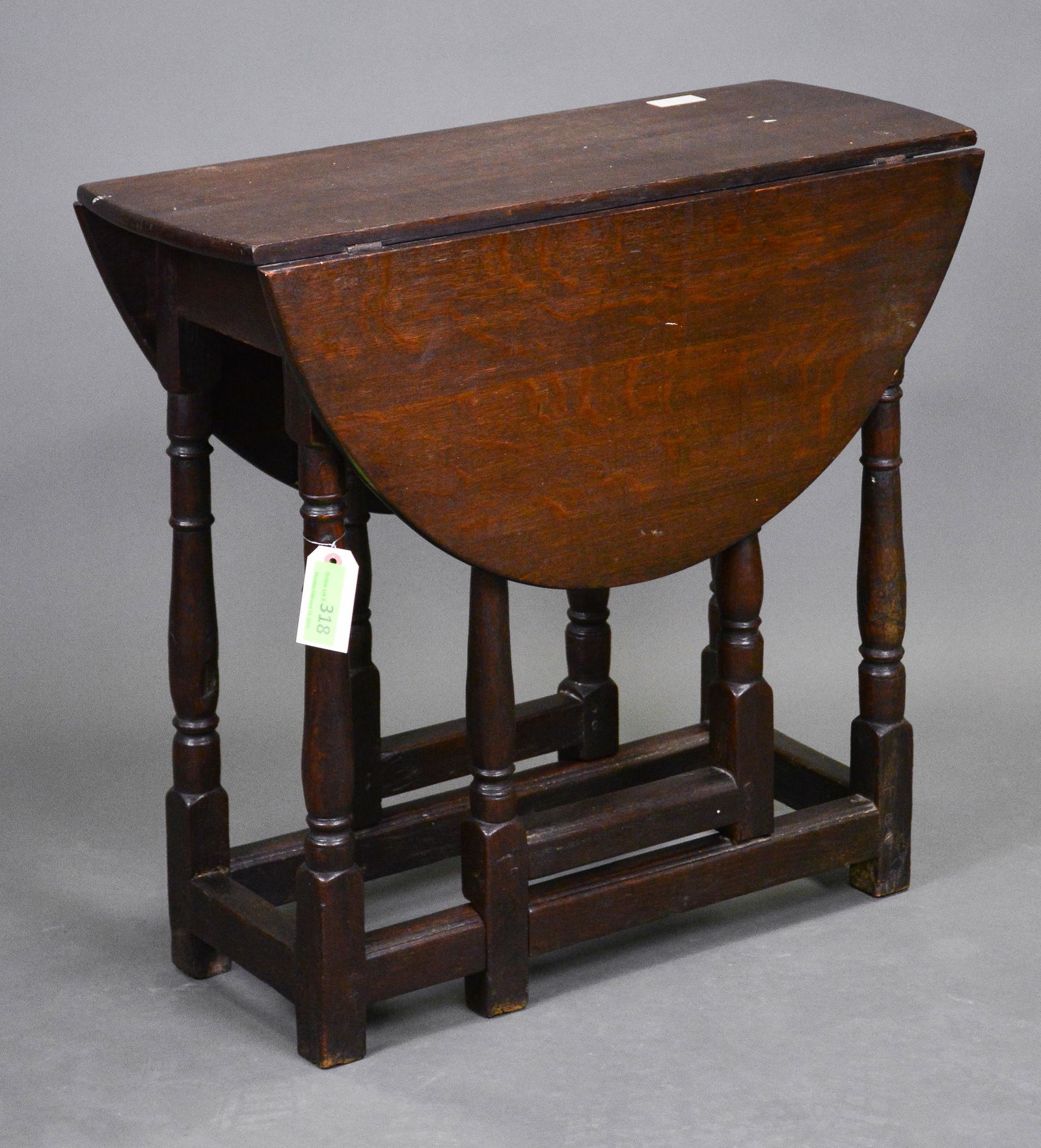 English Oak Drop Leaf Table: English Oak Drop Leaf / Gateleg Table - 28 in tall x 37 x 30