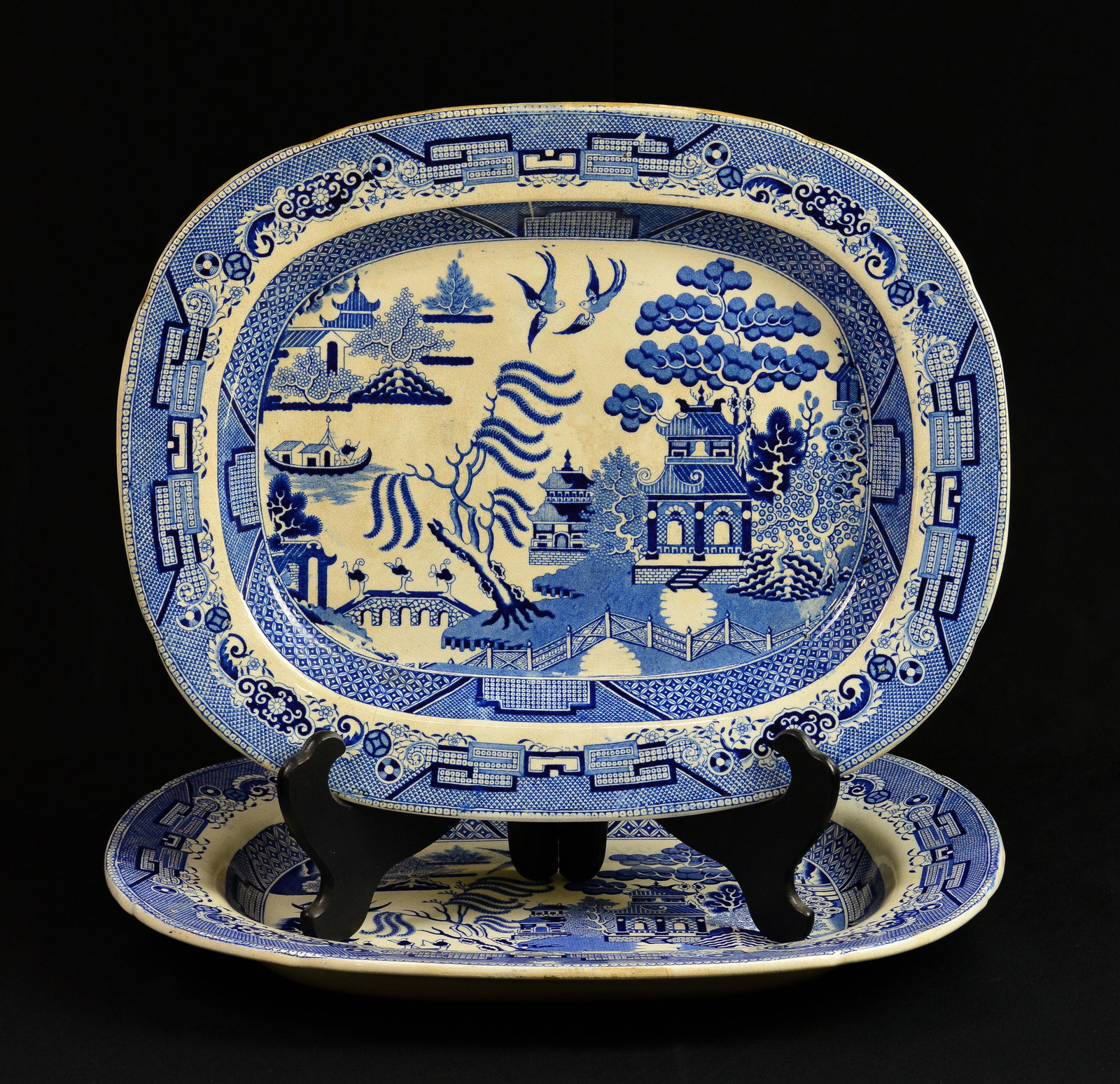 2 Blue / White Platters - Warren: 2 Blue / White Platters - Warren - 2 in tall x 19 x 15 (measurements for largest only)