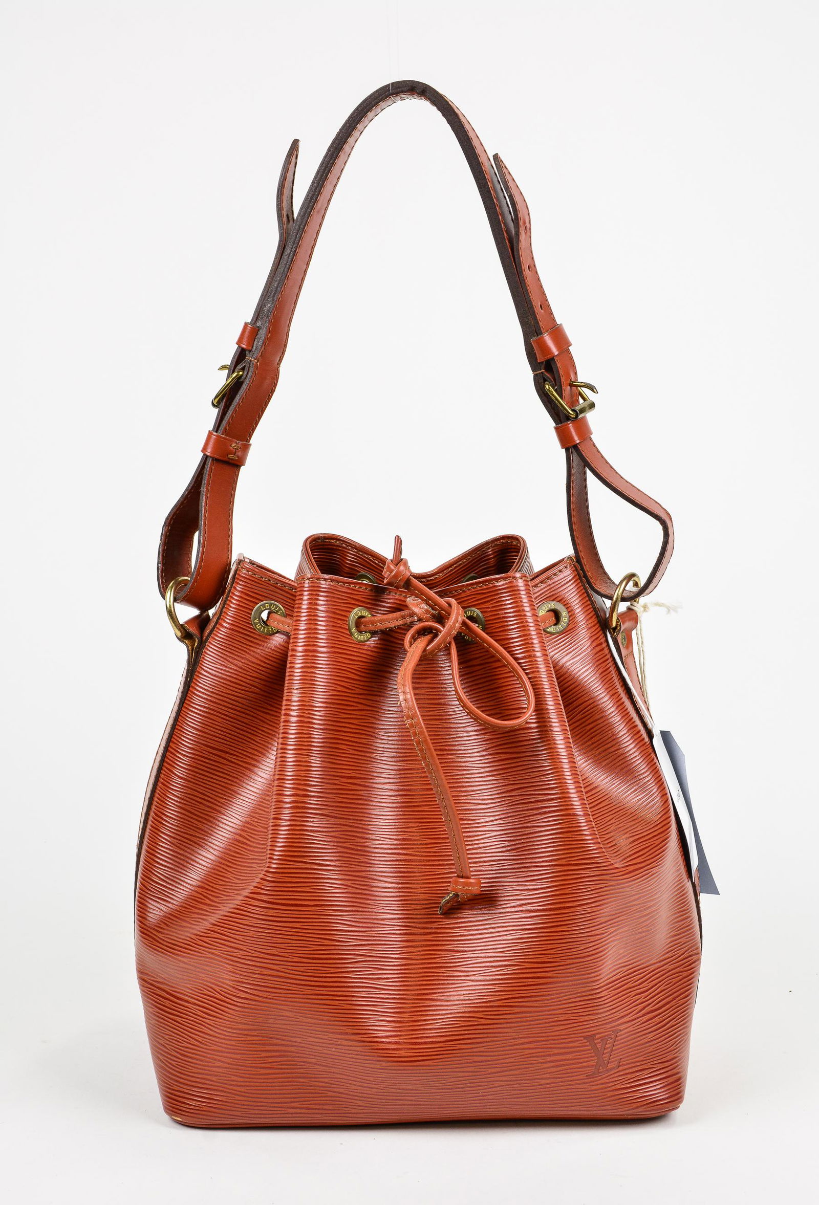 Louis Vuitton Noe PM in Epi (1 of 7)