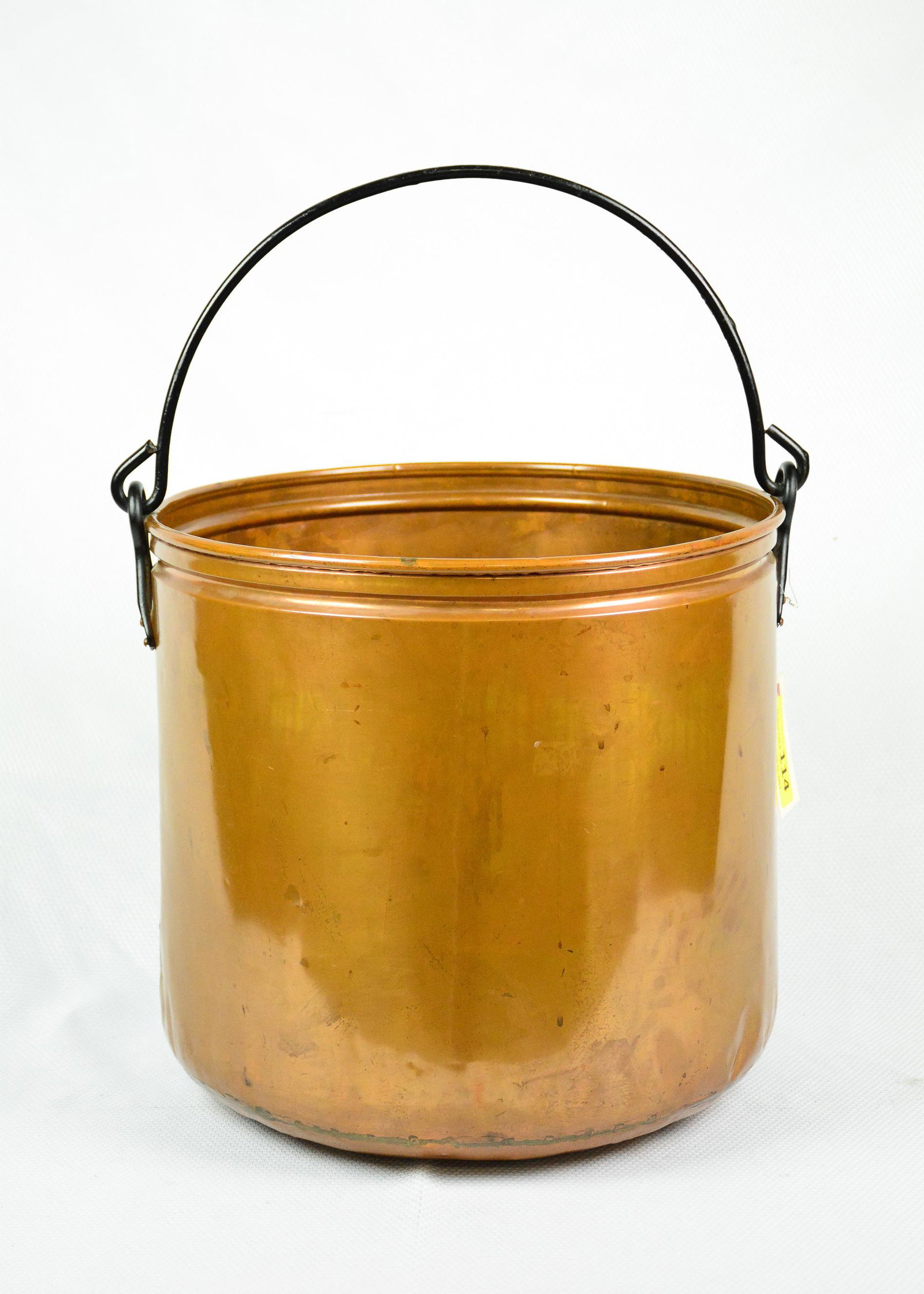 Large Copper Pot With Handle (1 of 3)