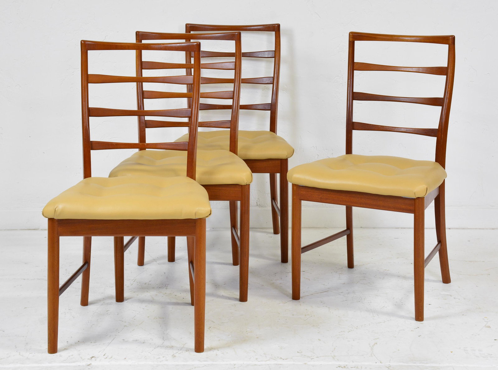 4 Mid Century Modern Bow Tie Ladder Back Chairs (1 of 4)