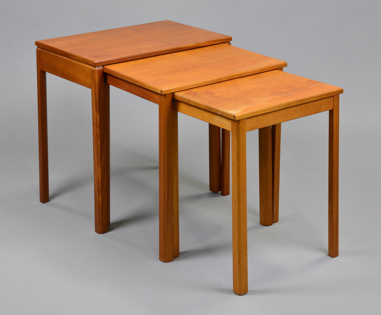 Mid Century Modern Nesting Tables - McIntosh (1 of 5)