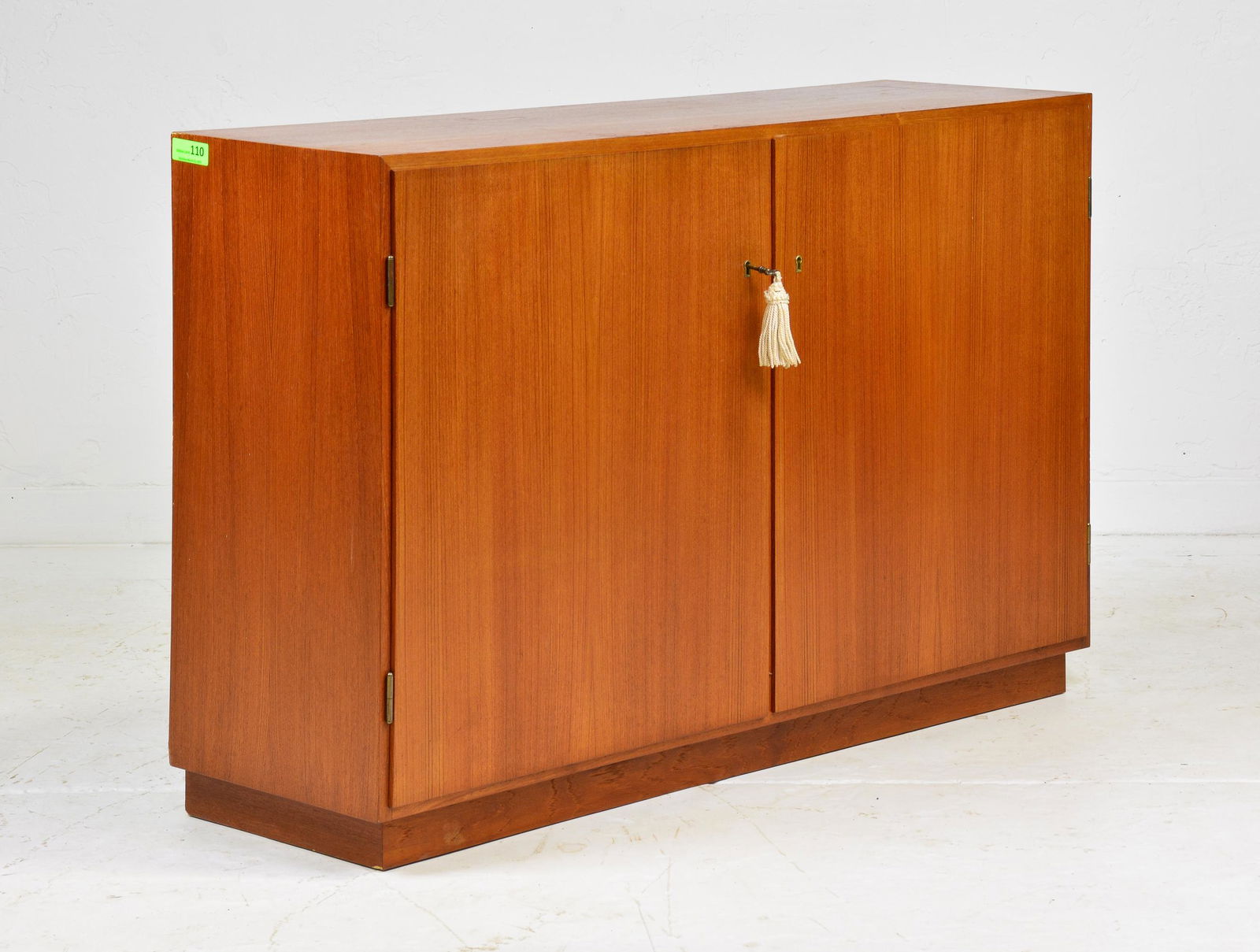Mid Century Modern 2 Door Cupboard / Cabinet (1 of 9)