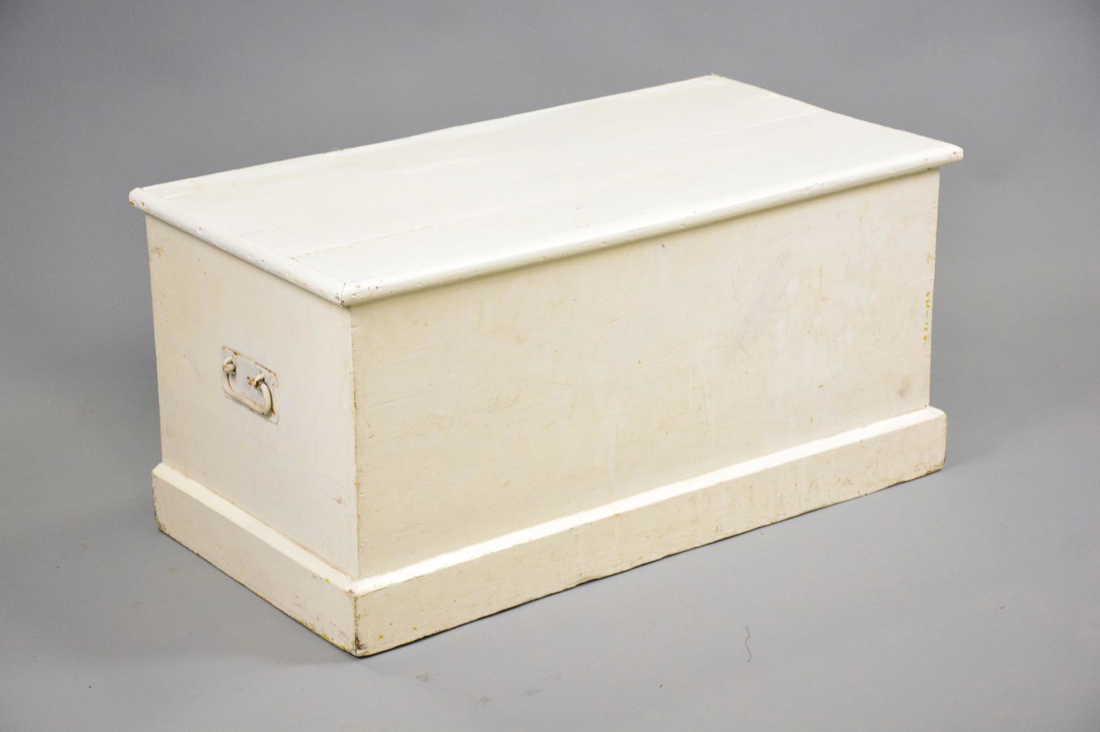 White Painted Trunk / Blanket Box (1 of 5)