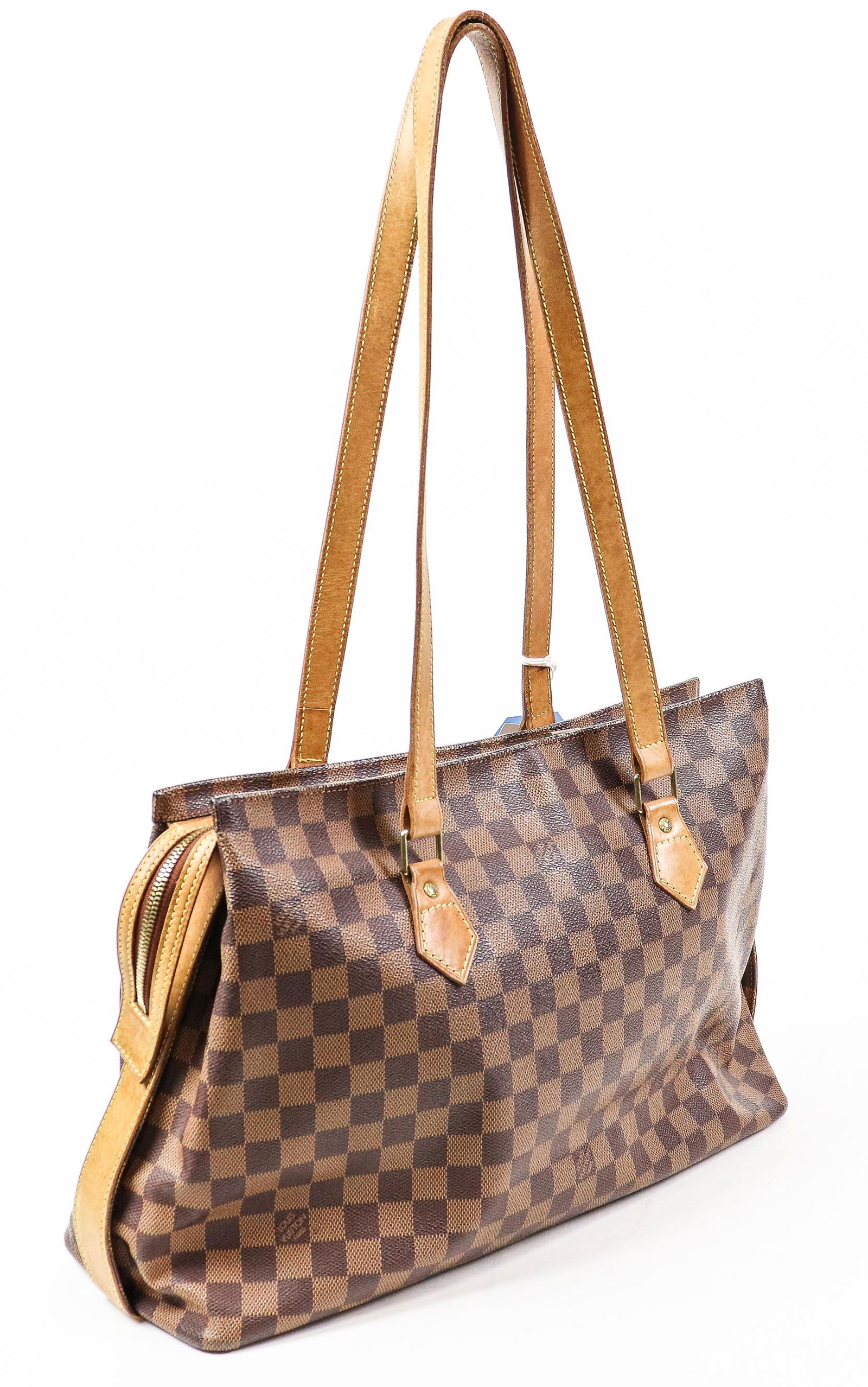 Louis Vuitton Columbine GM in Damier Ebene: Genuine Pre-Owned Louis Vuitton Columbine GM in Brown Damier Ebene in AB condition. Date Code is AS0947. Measurements: 23*20*6cm (Length * Height * Width). This lot includes a certificate of authentic